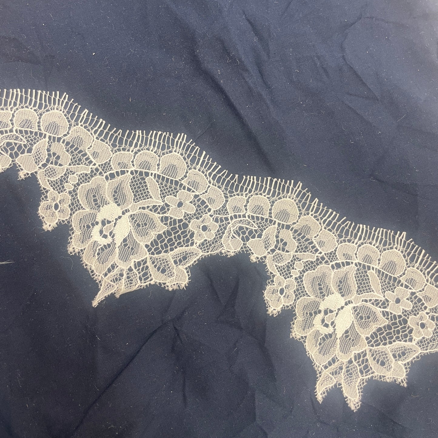 Winnie white Chantilly scallop Lace