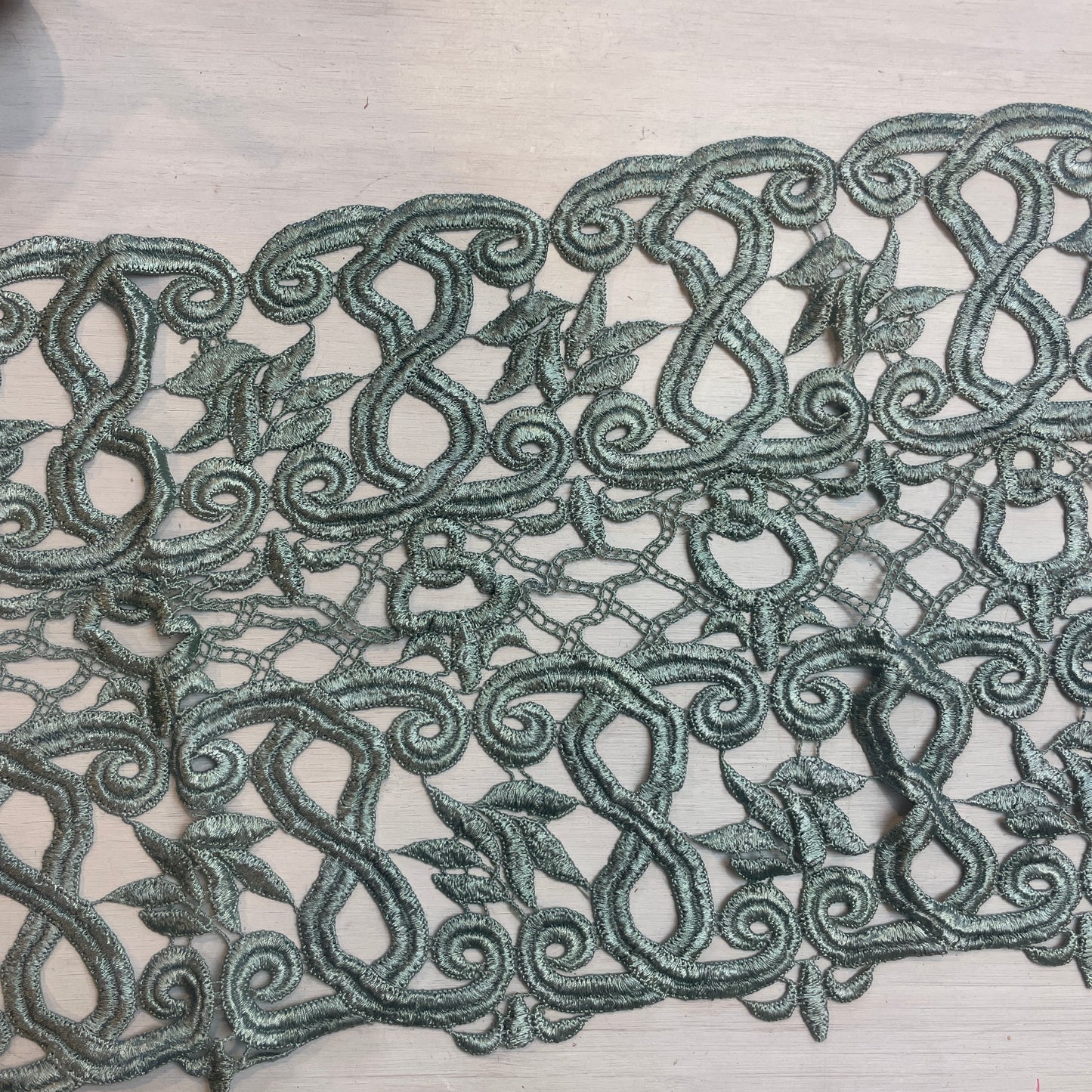 Earthen green flower chain Guipure Trim
