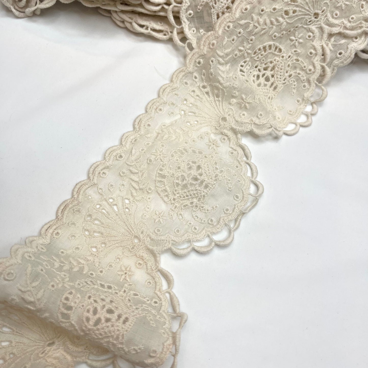 Shell cove embroidered Scallop cotton trim