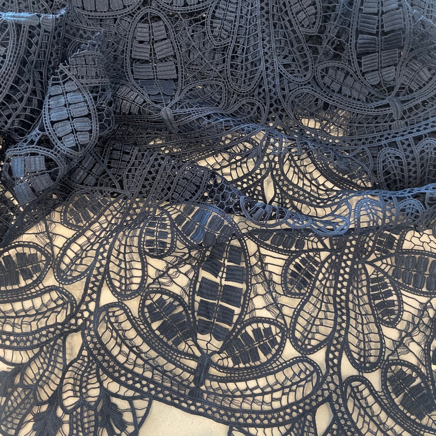 1.4m navy guipure lace