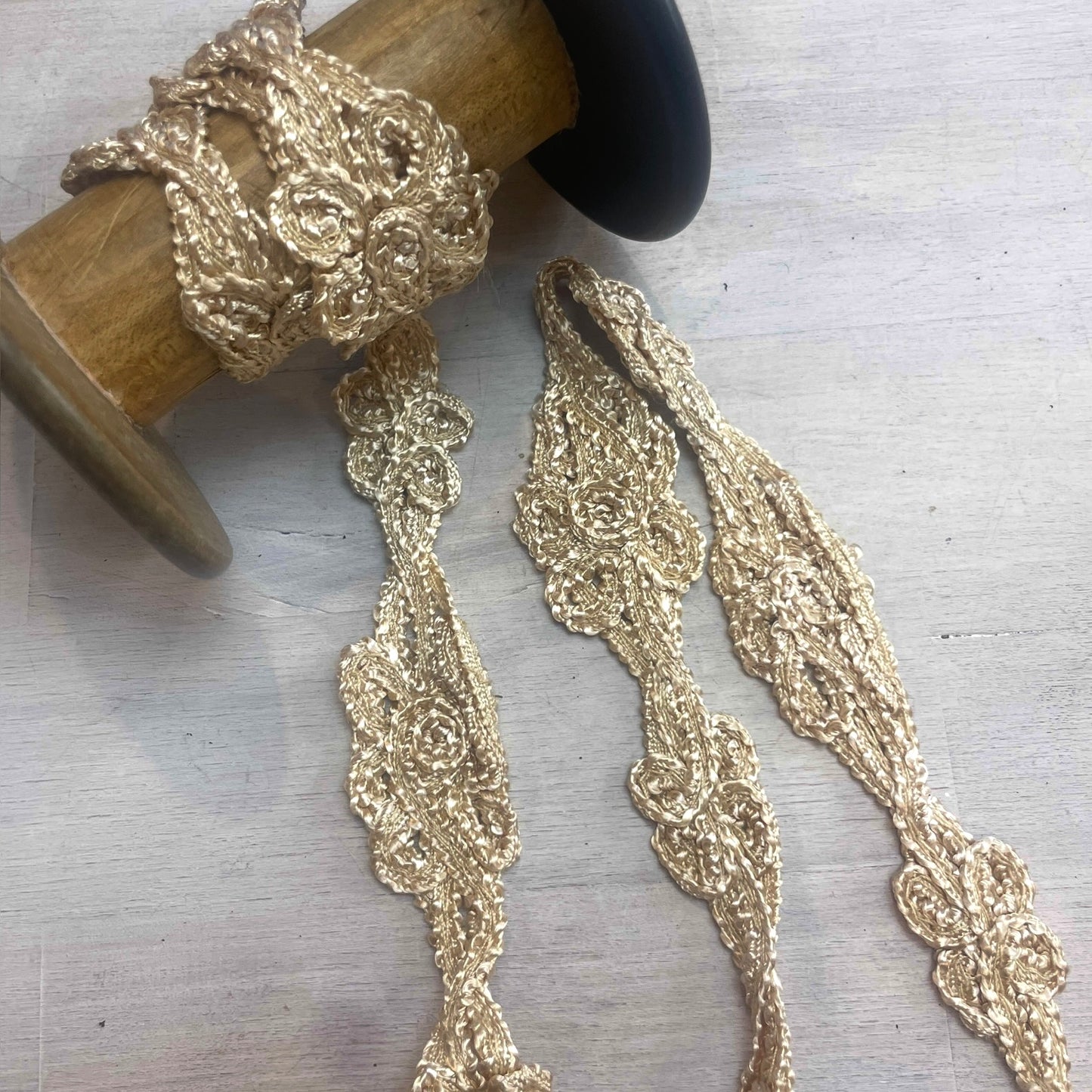 Piper chenille flower trim