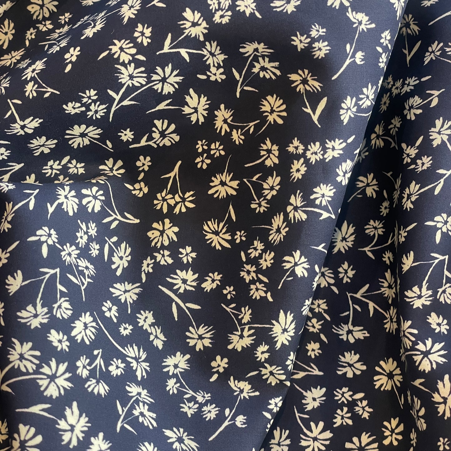 Falling daises navy Cotton Shirting