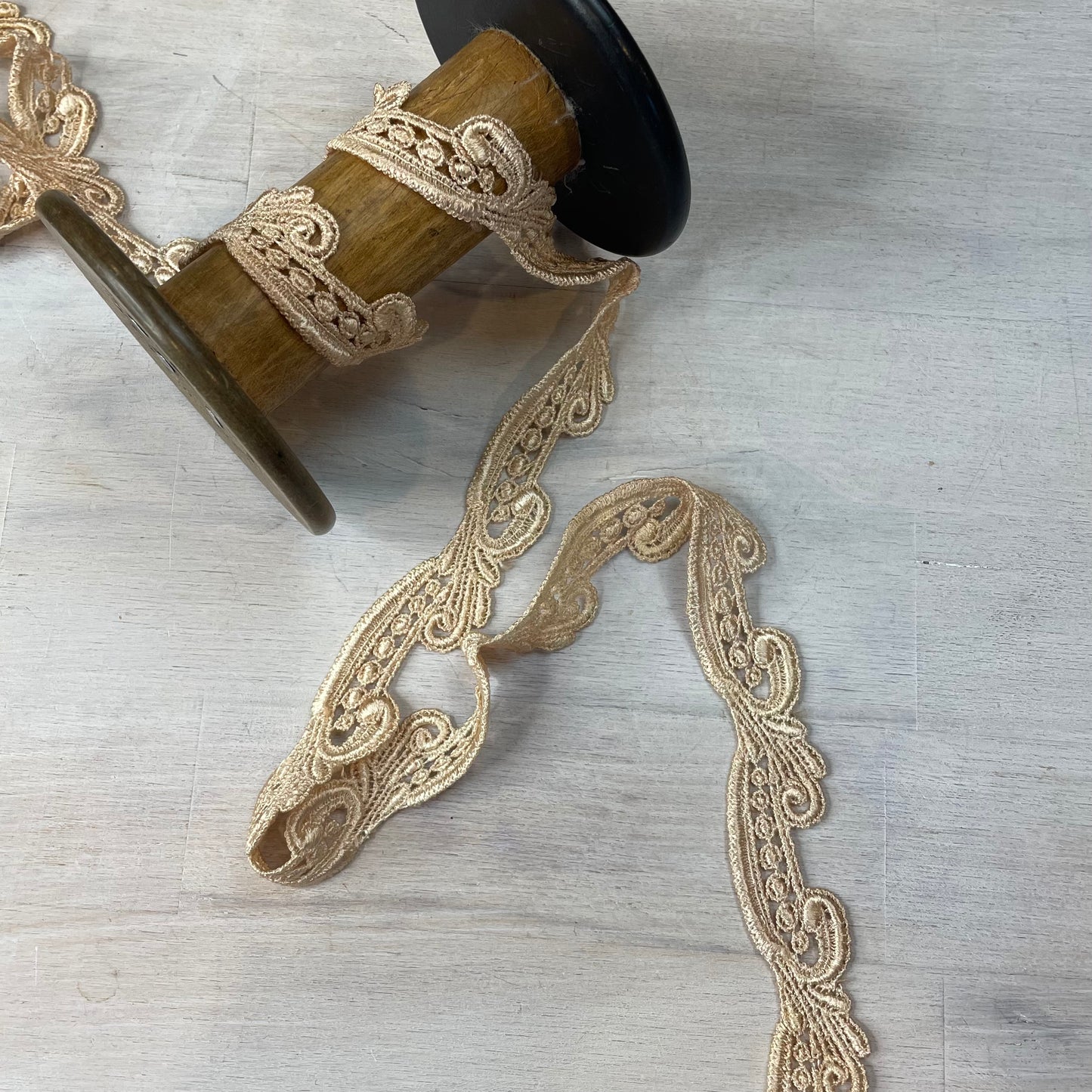 Paisley Swirl Cream Lace Trim