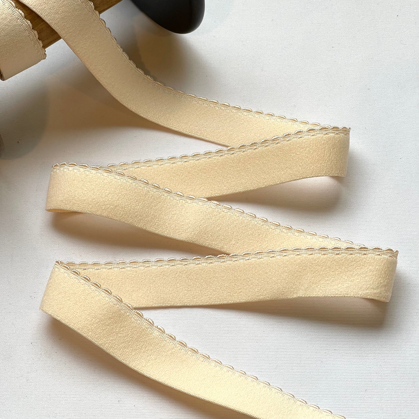 Champagne 20mm Plush Picot Elastic