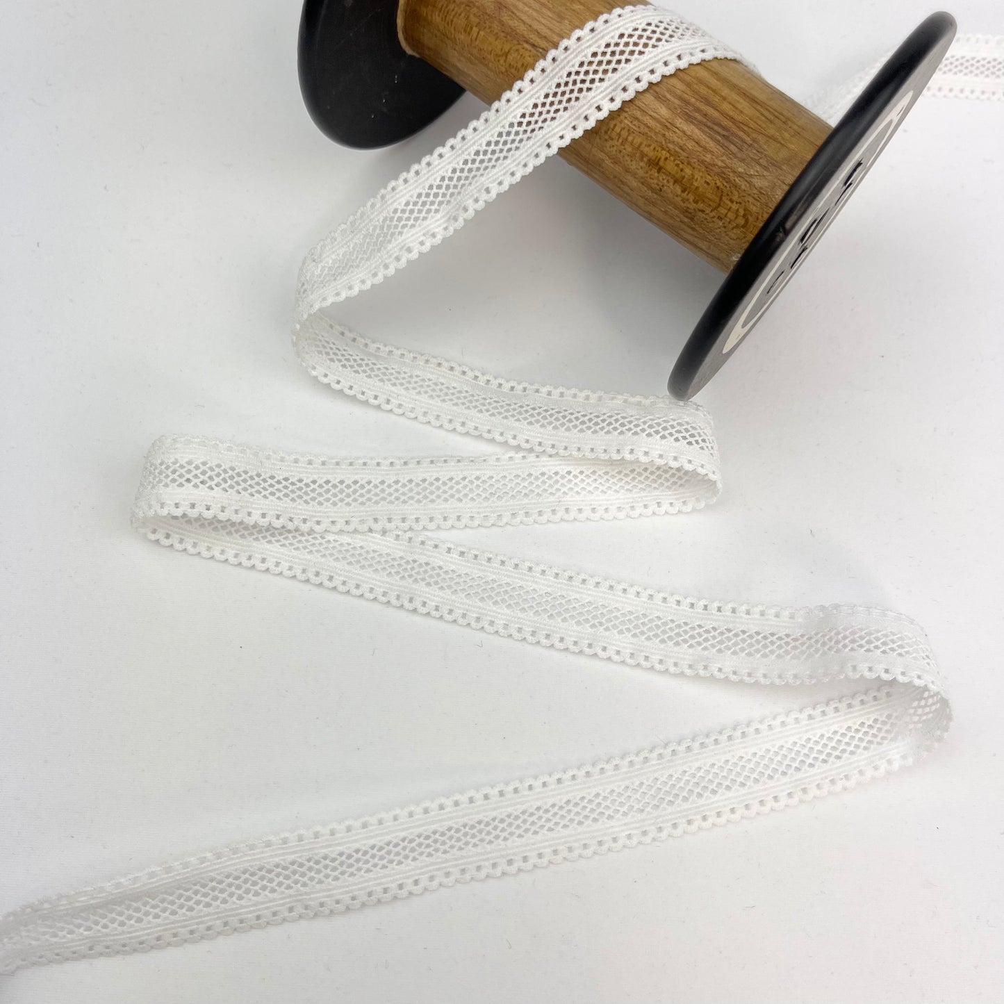Lattice White 20mm Stretch Trim
