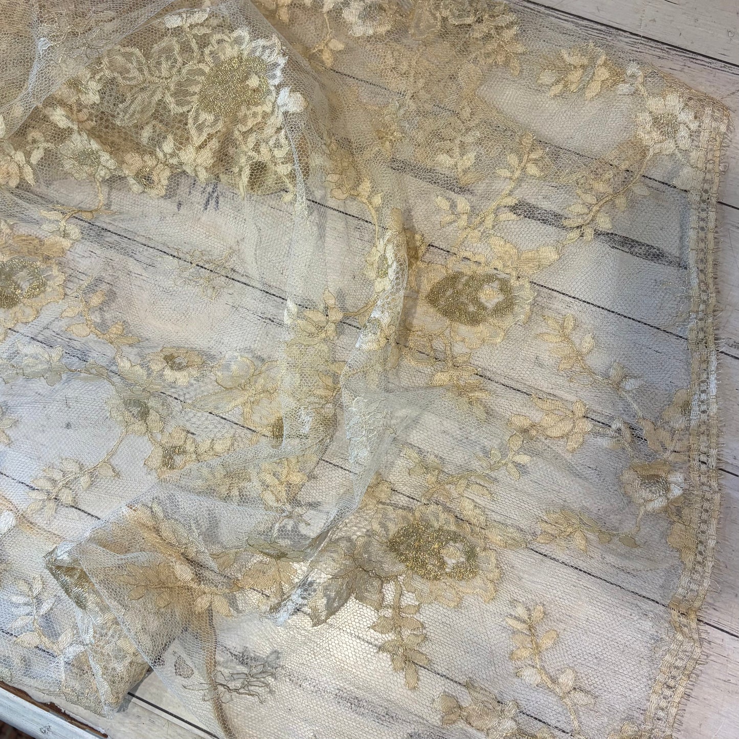 3.3m Pale Gold Lurex French Lace