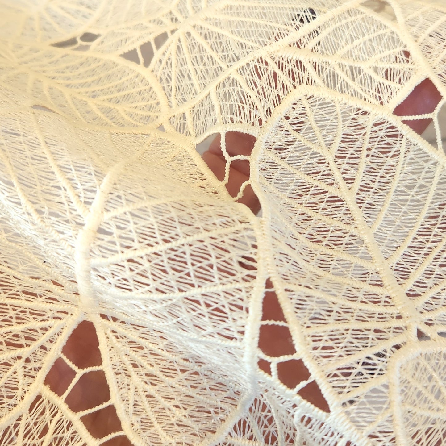Lemony leaves guipure lace