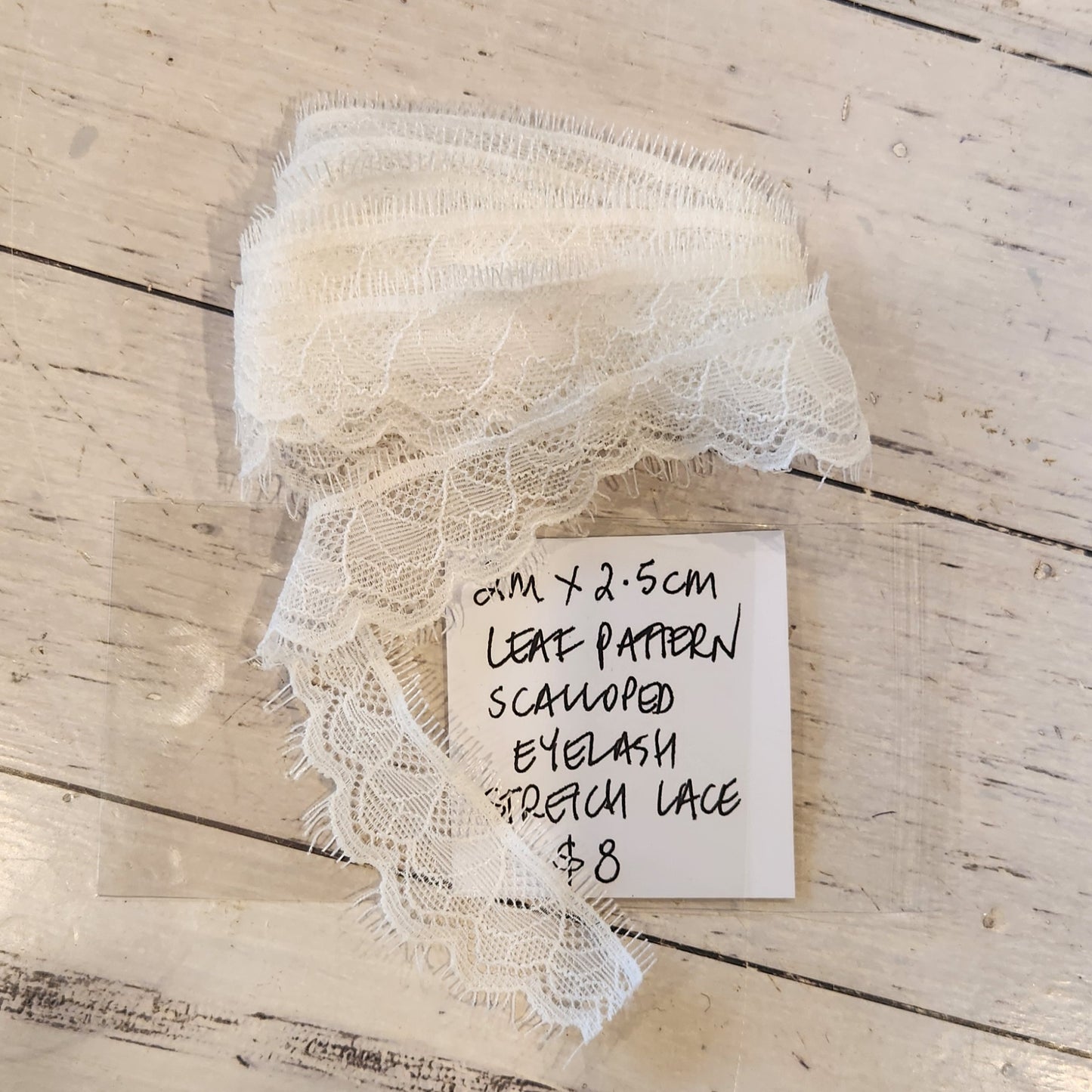 2m Leaf pattern scalloped eyelash lace