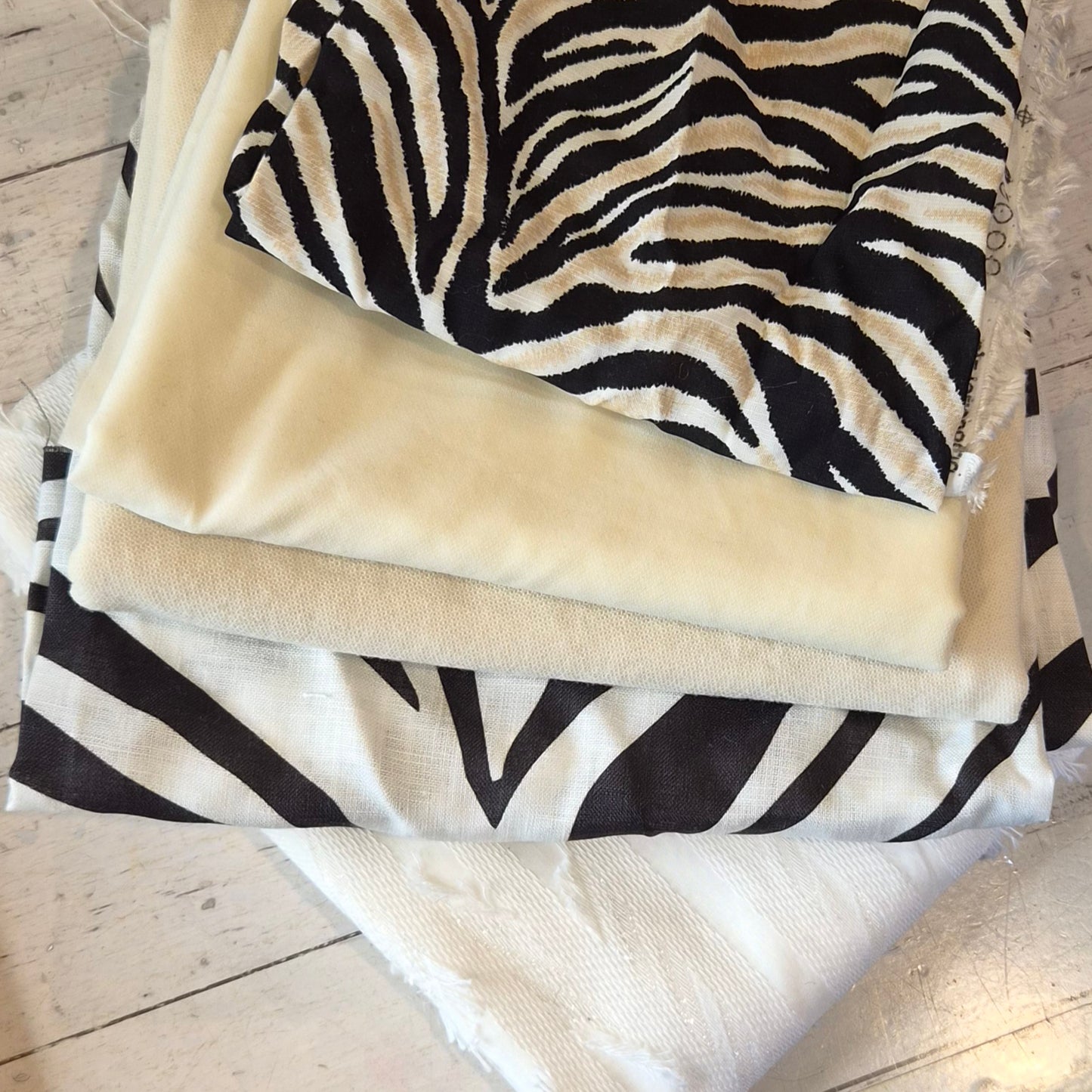 151. 5 pieces assorted fabrics viscose, wool, brocade, linen and fusible interfacing
