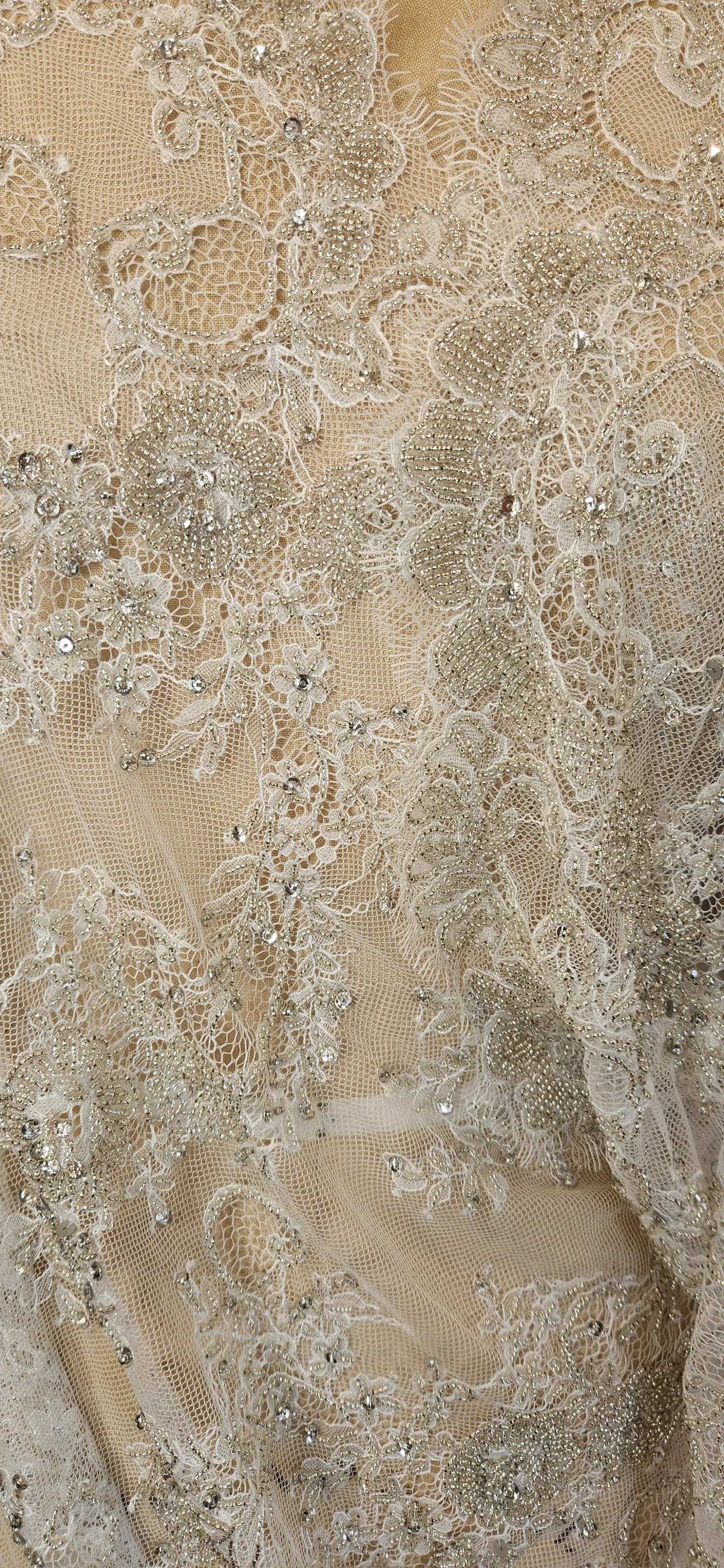 2.15m Heavy beaded eyelash lace