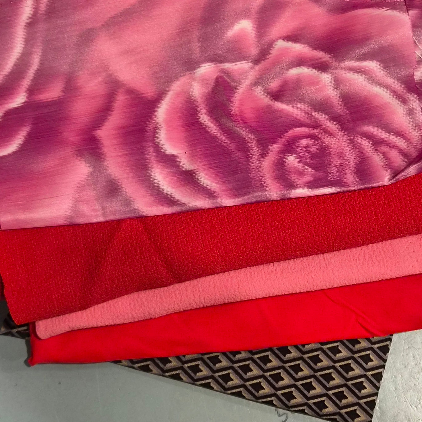20. 5 pieces assorted cotton, taffeta, bengaline, suiting