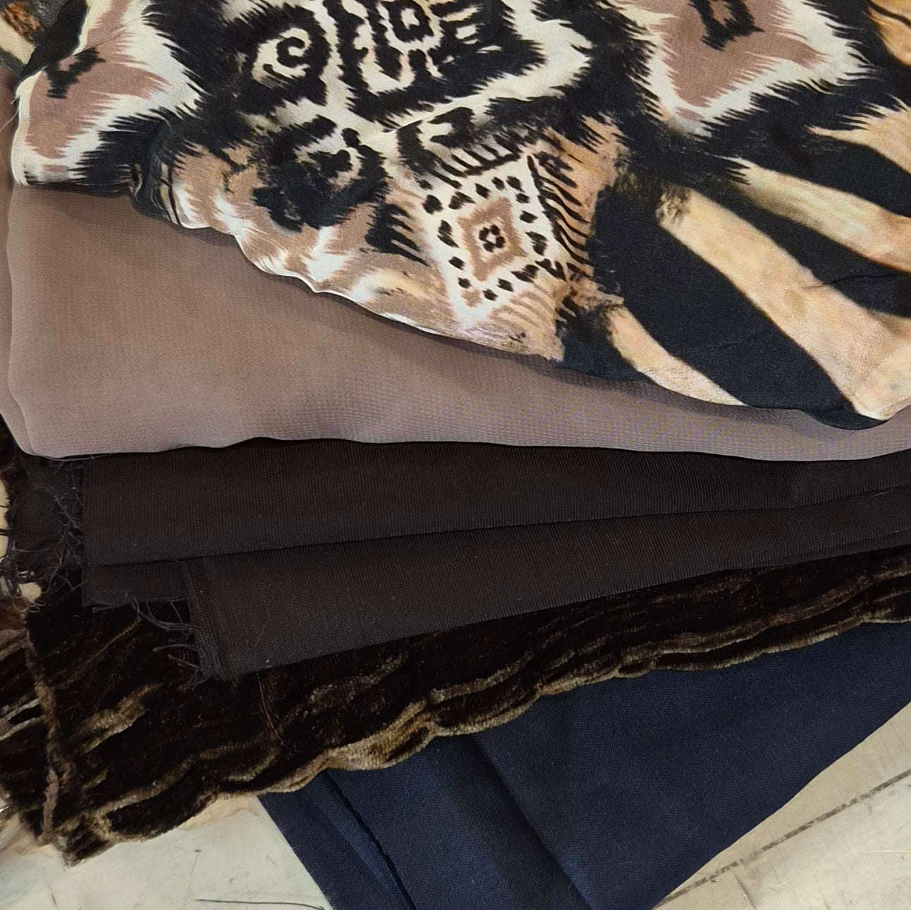 157. 5 pieces silk crepe de chine and faille, georgette and velvet