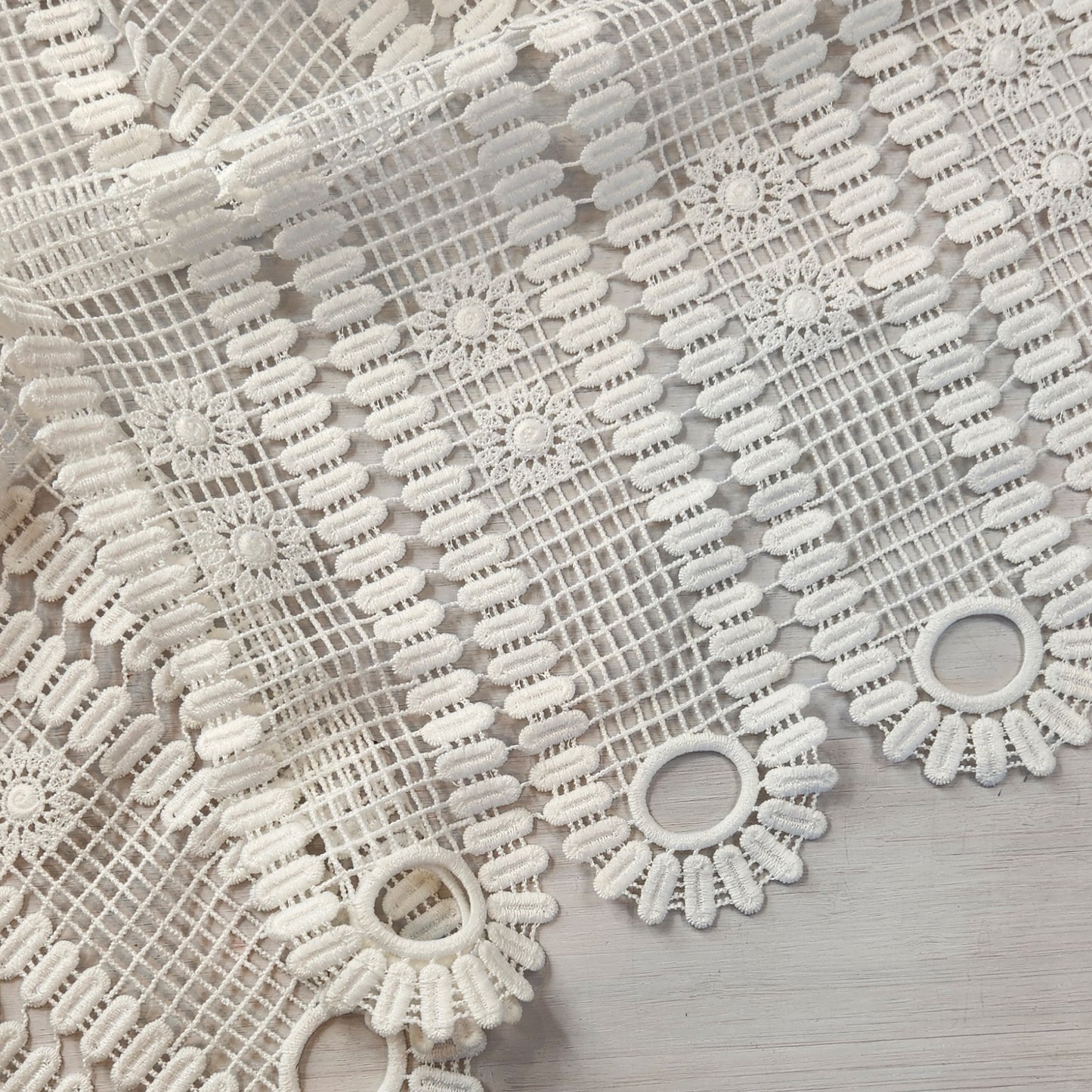 Moss white Guipure Lace