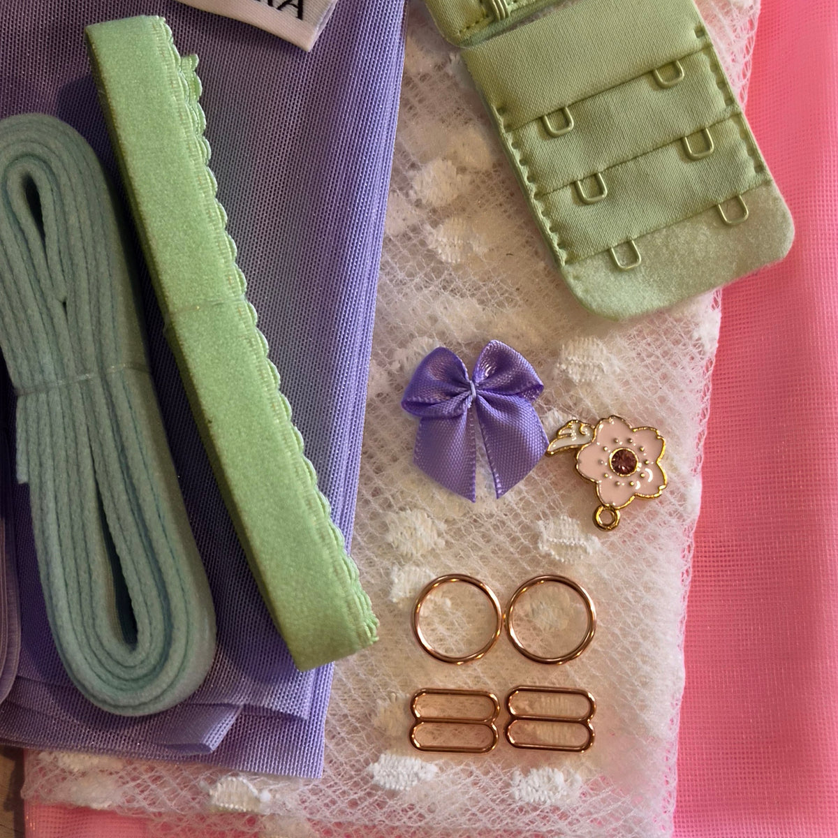 Pastel pop Delicate sheers small Wired Bra Kit