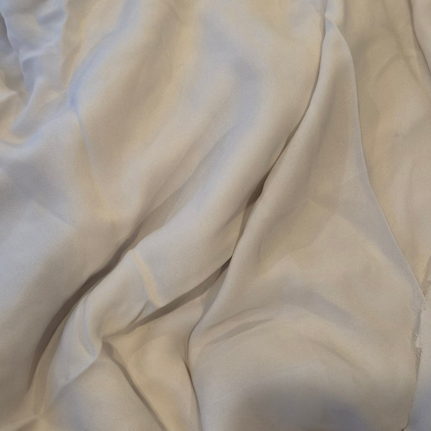 5.5m Pale silver silk crepe de chine