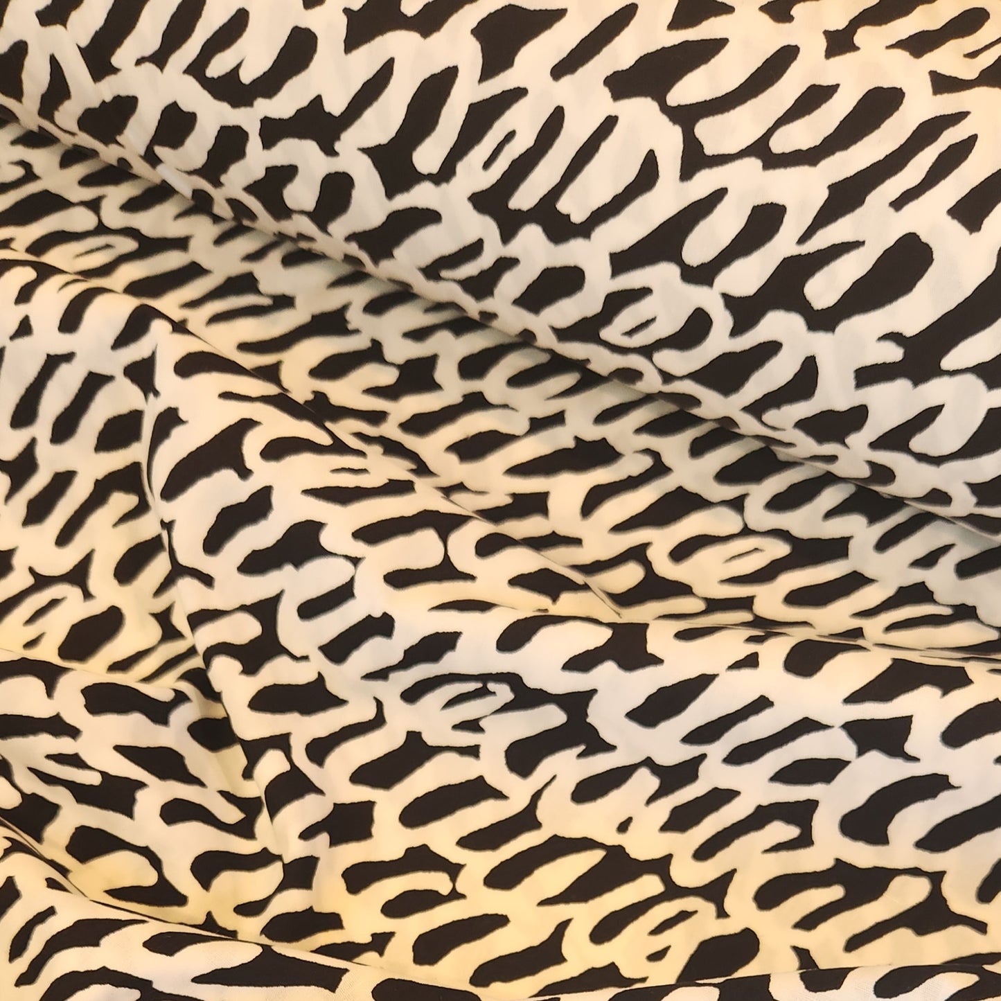 Squiggle cotton lawn
