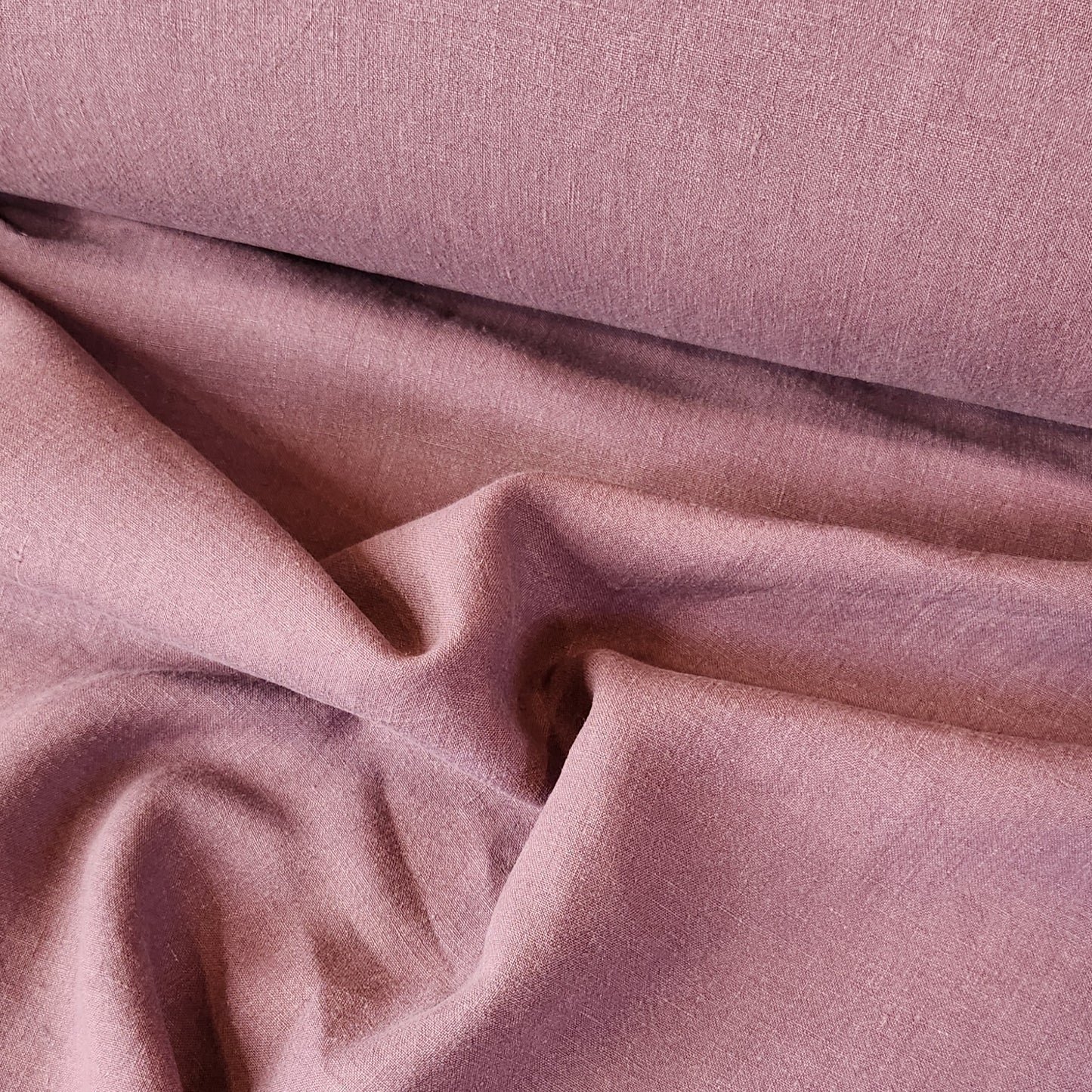 Aubergine linen