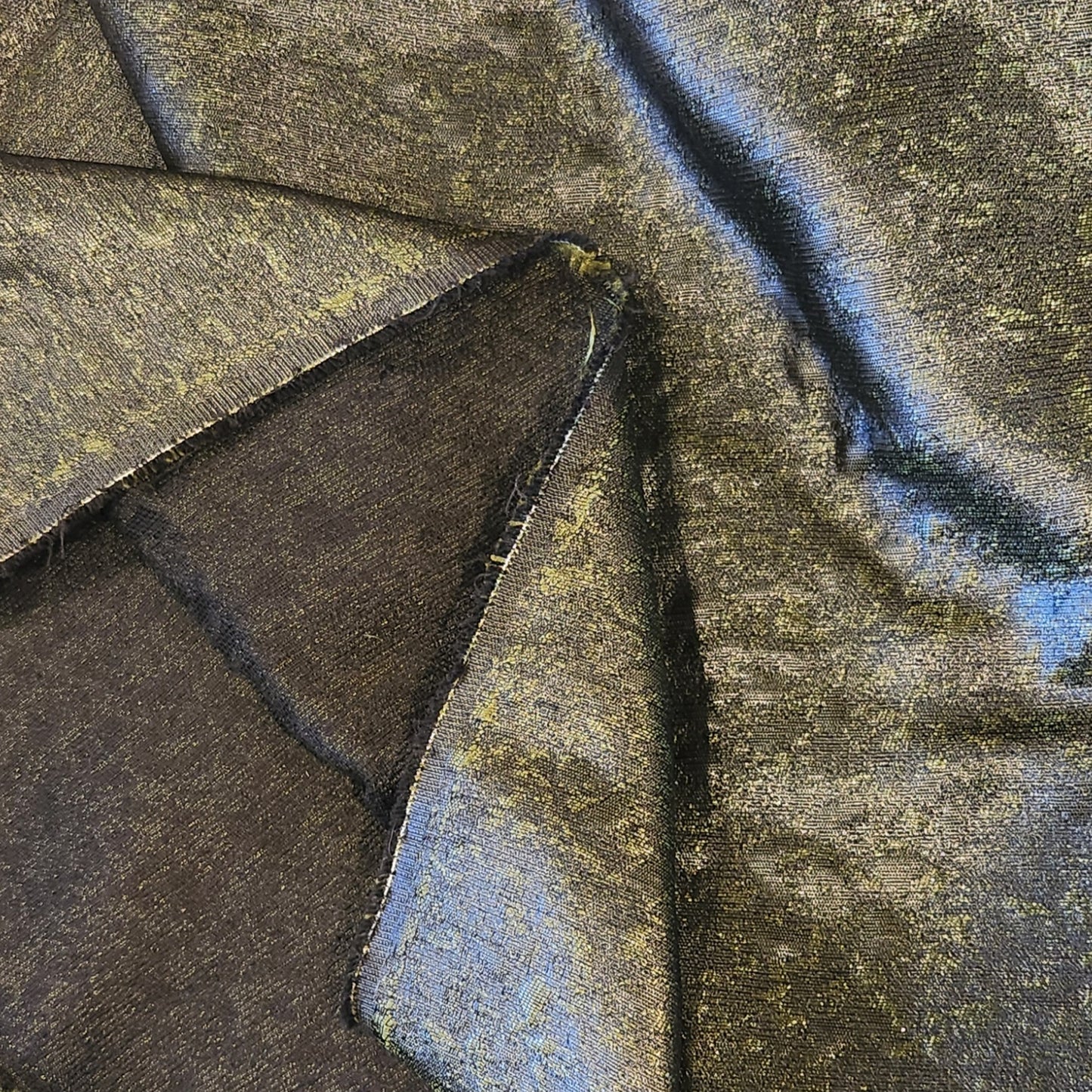 1.6m Wicked green foiled suiting