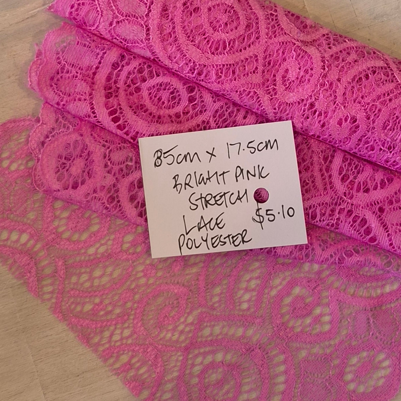 85cm Bright pink stretch lace