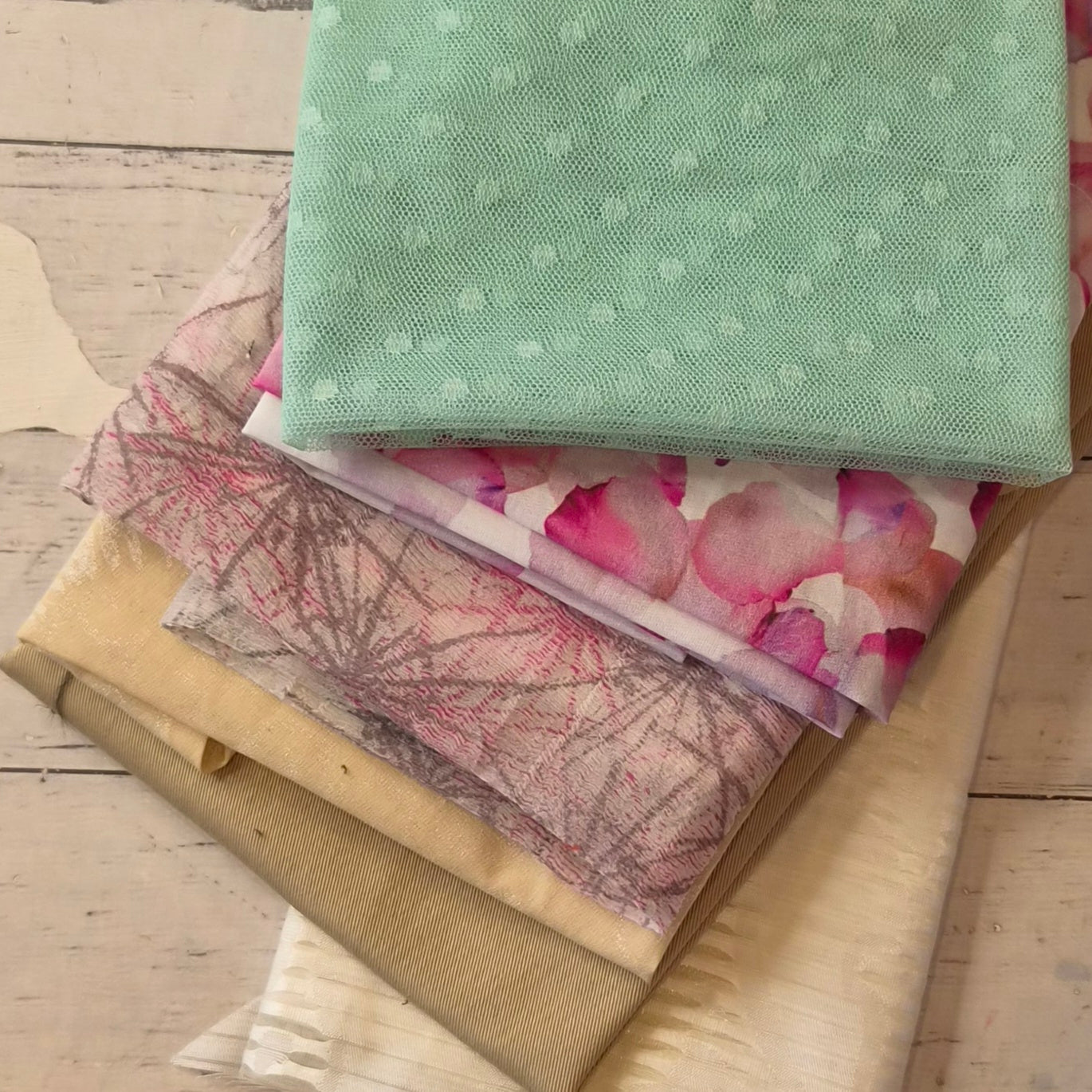 30.6 pieces assorted cotton,silk and polyester fabrics