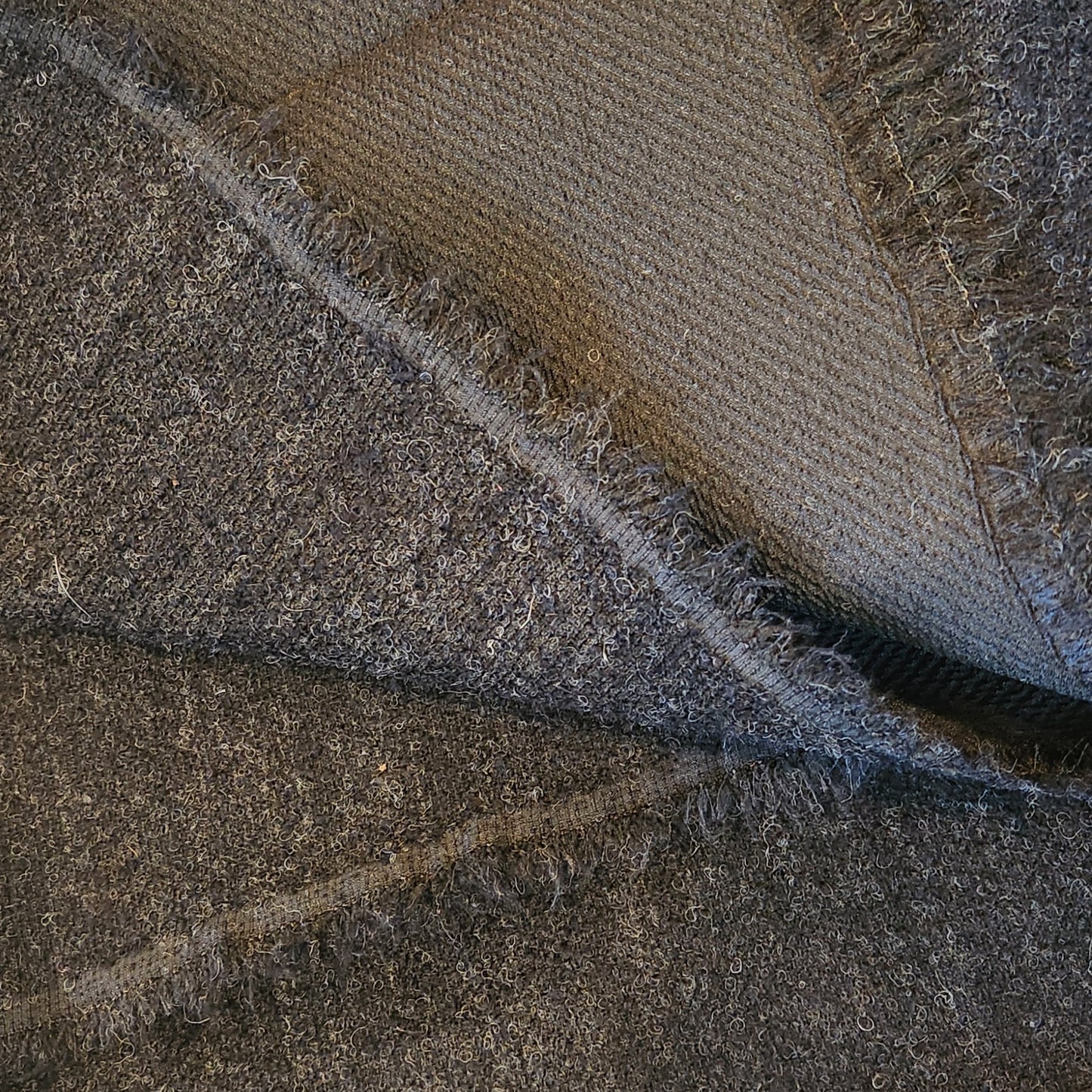 1.7m Charcoal black textured suiting