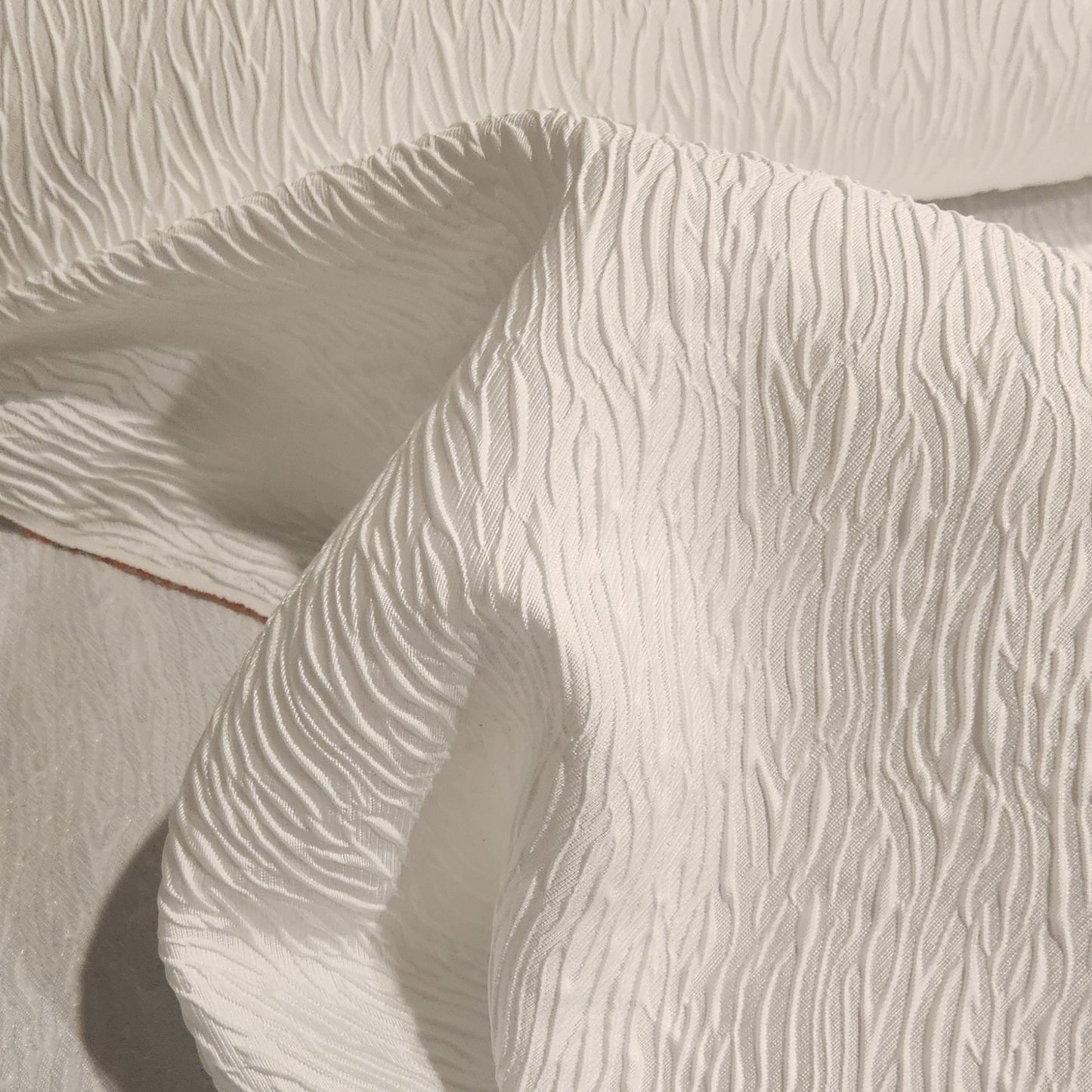 Avalancha white brocade