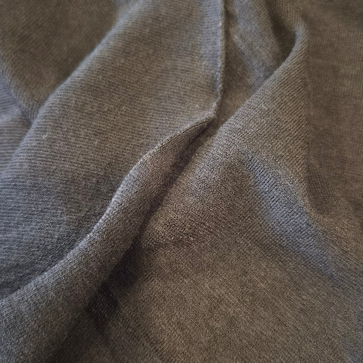 Black light weight jumper knit