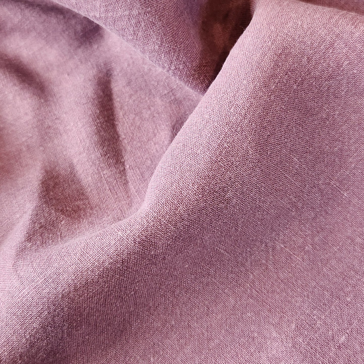 Aubergine linen