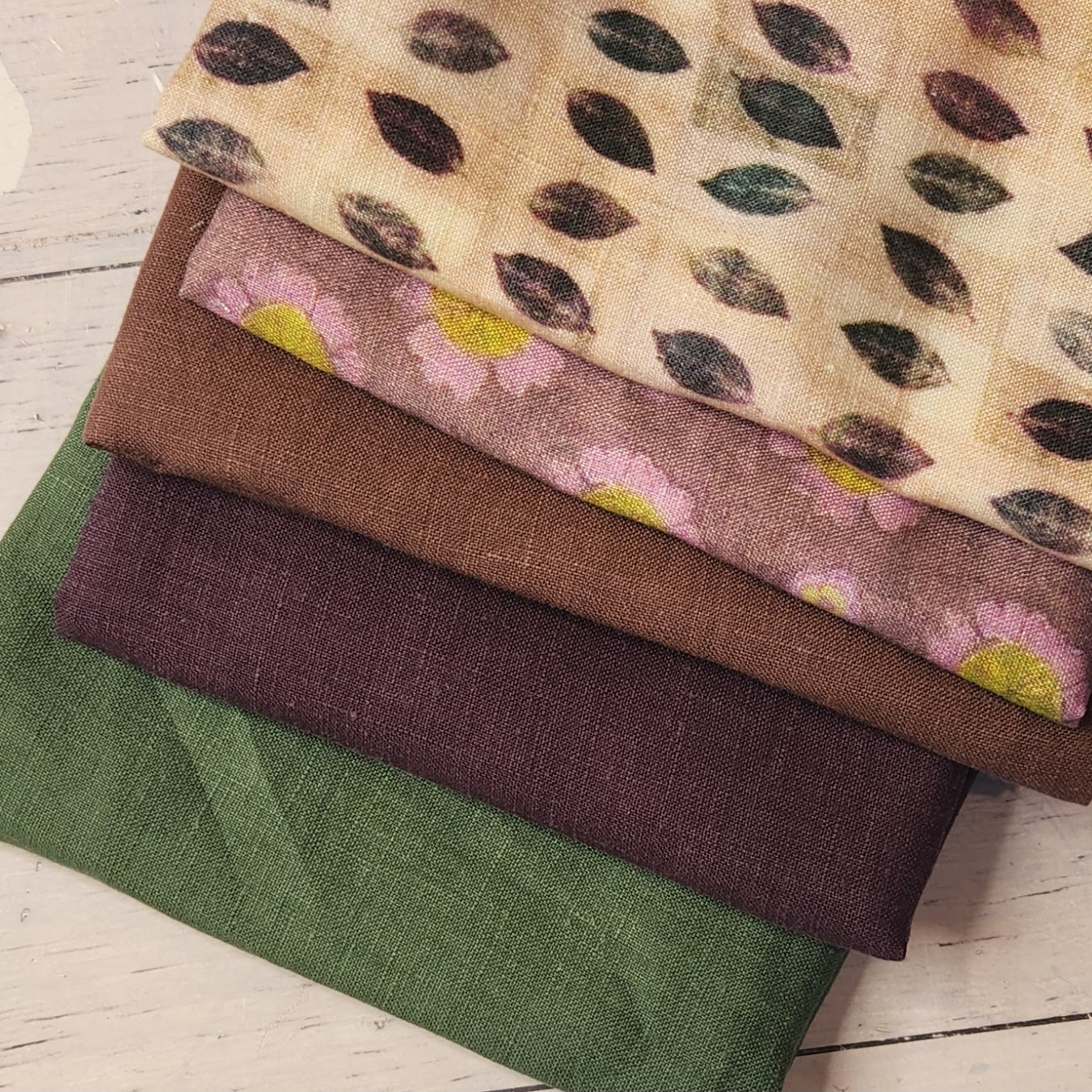 5. 5 pieces assorted linen