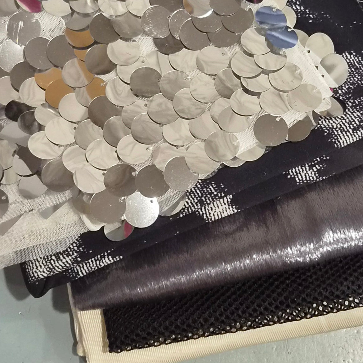 31. 5 pieces assorted mesh, taffeta, lurex velvet