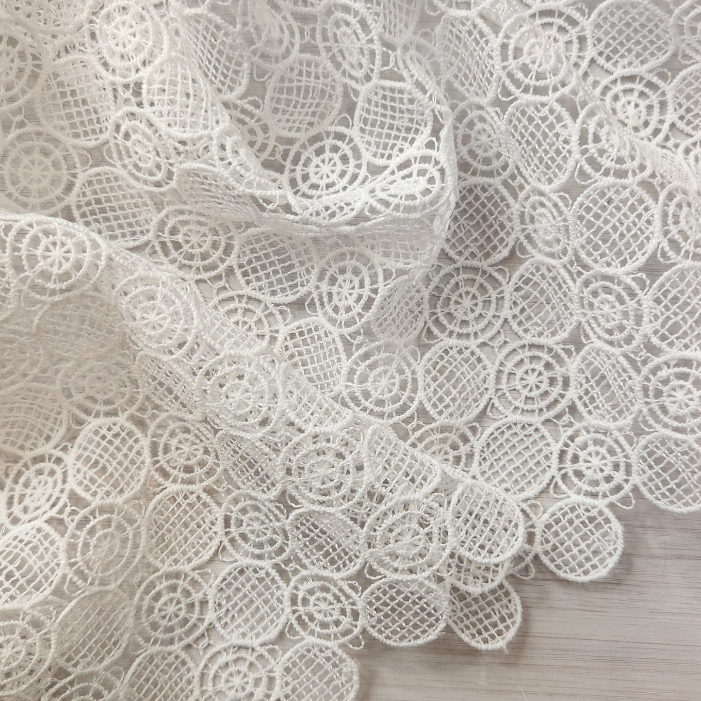 Twiggy white Guipure Lace