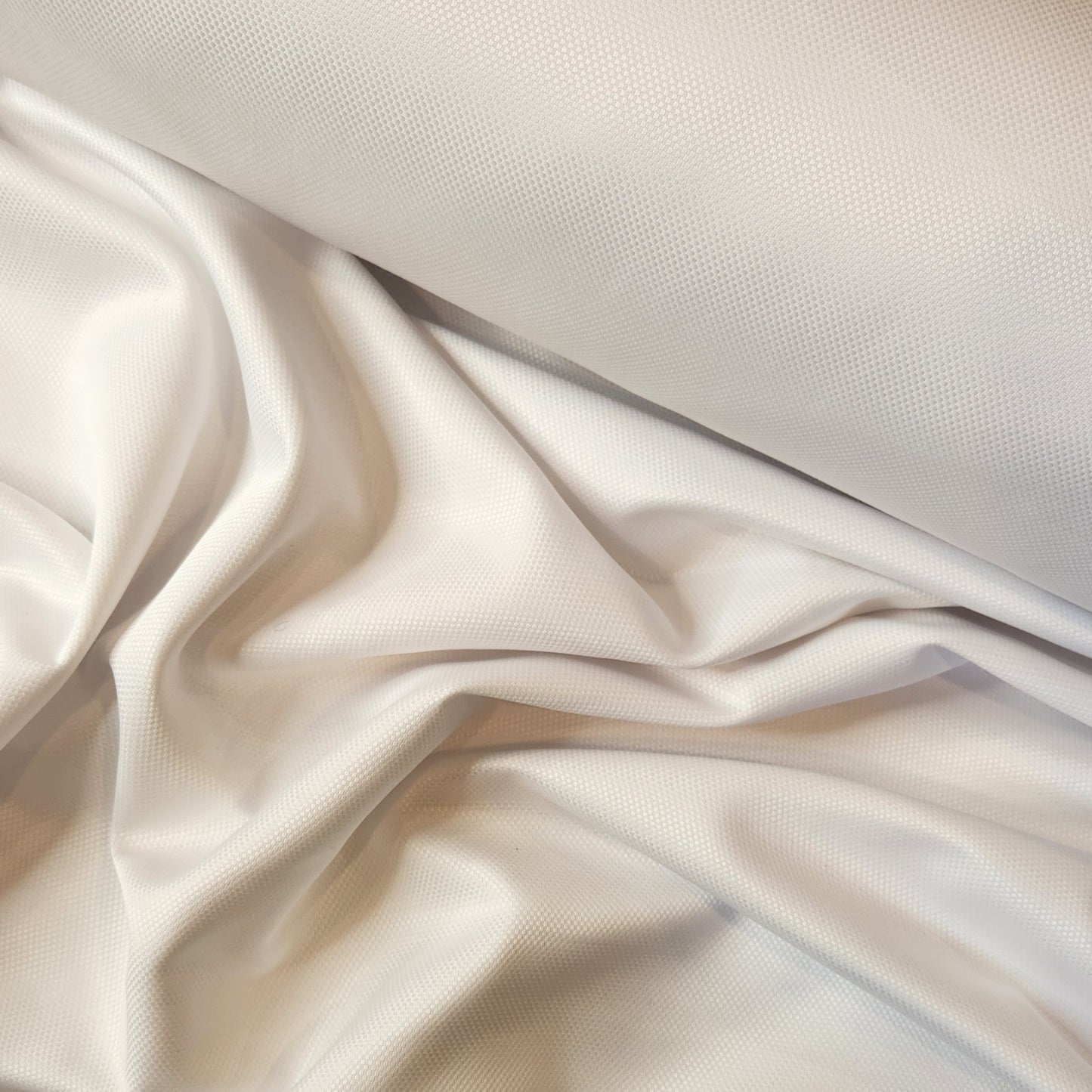 Lola textured poly viscose