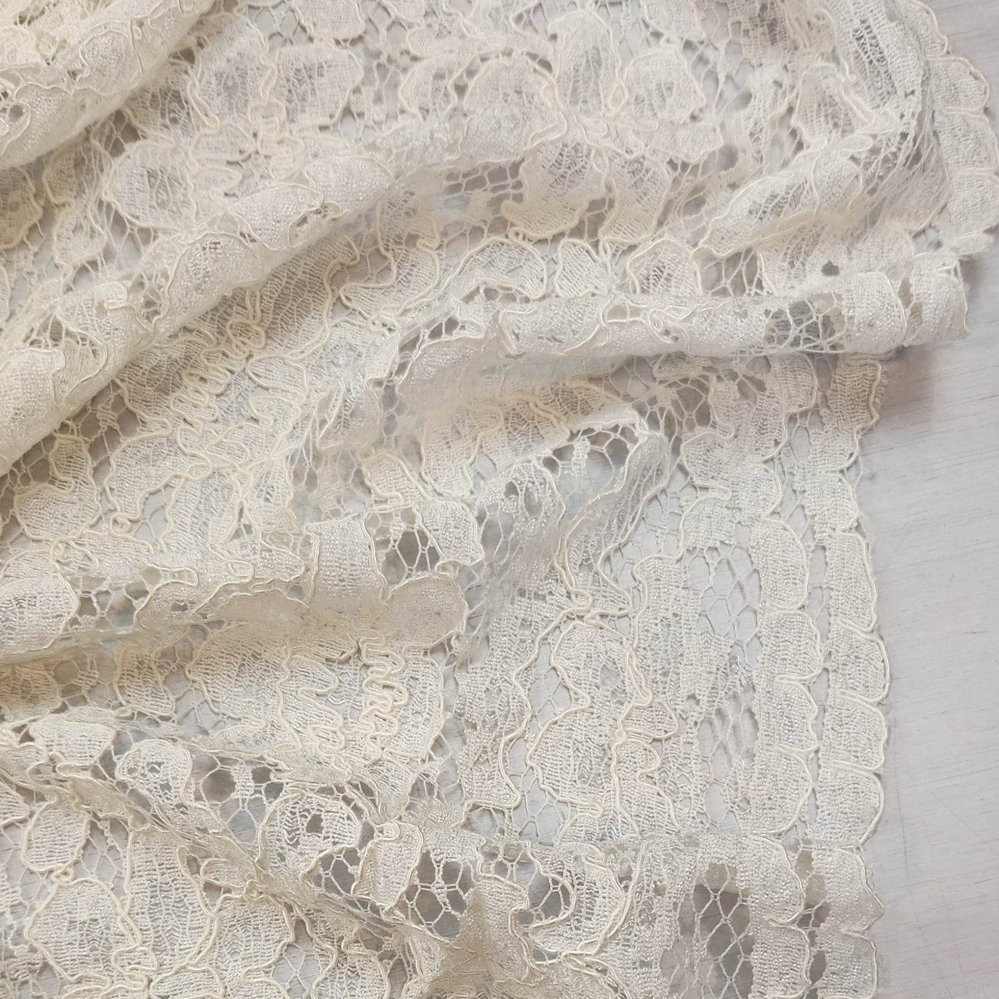 3m Donatella cream vintage lace