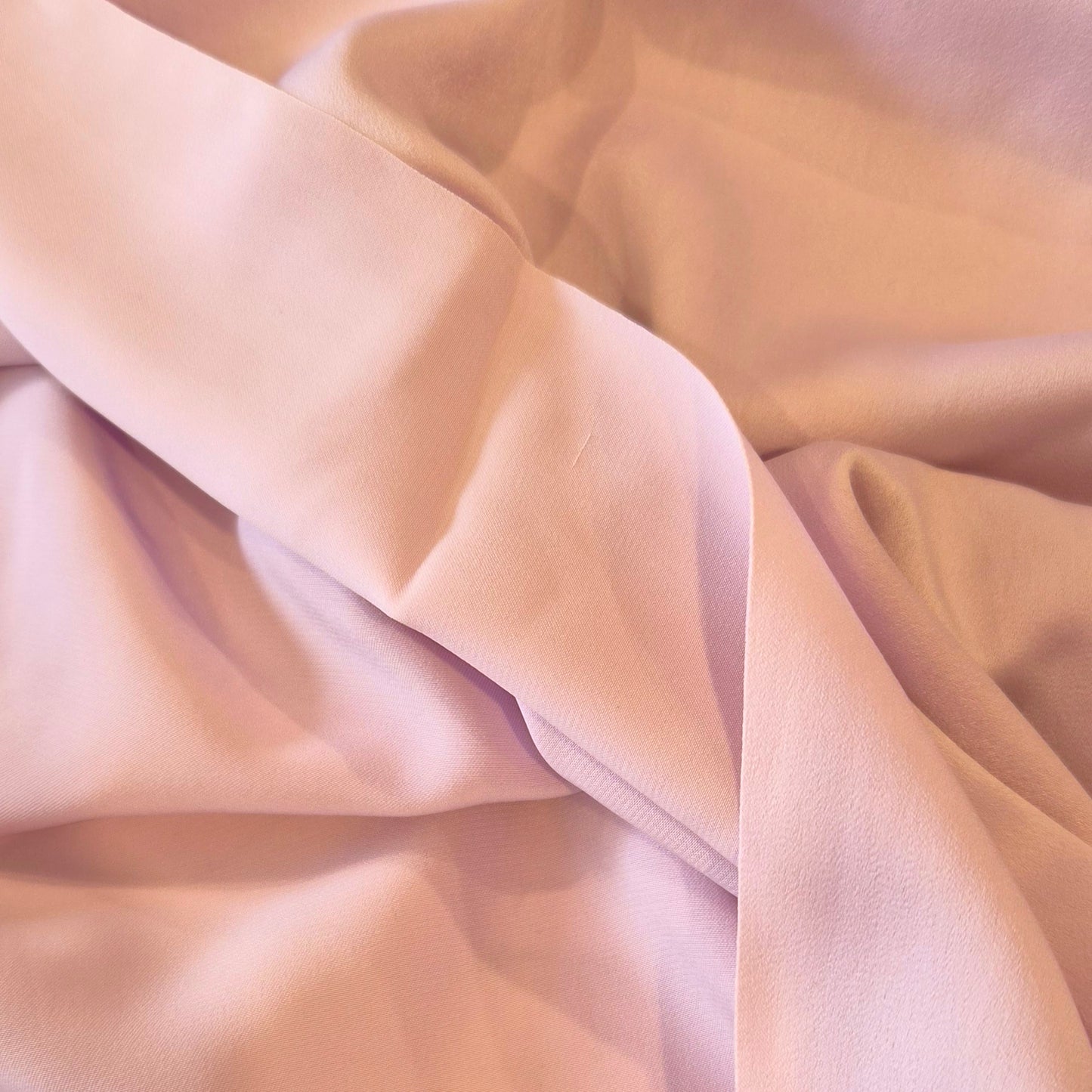 Lilac de lustred satin
