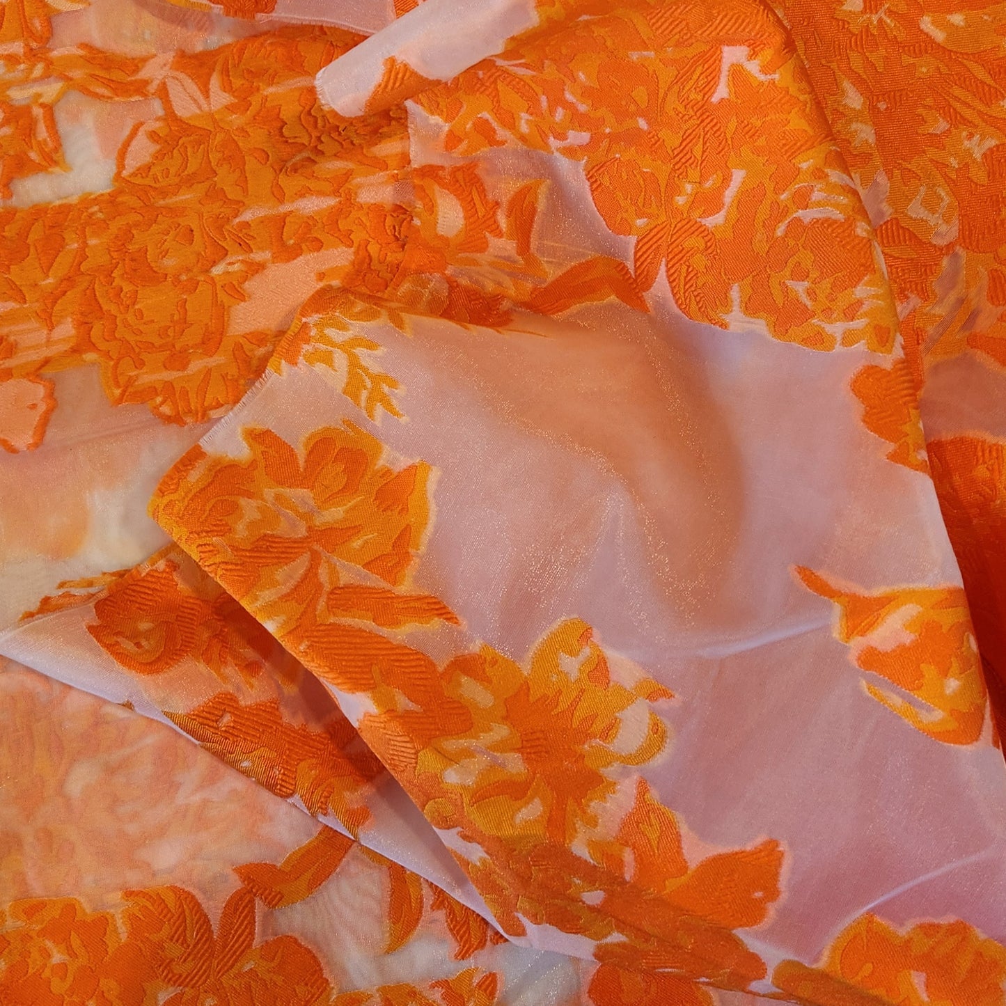 1.80m plus end Brilliant cloque brocade