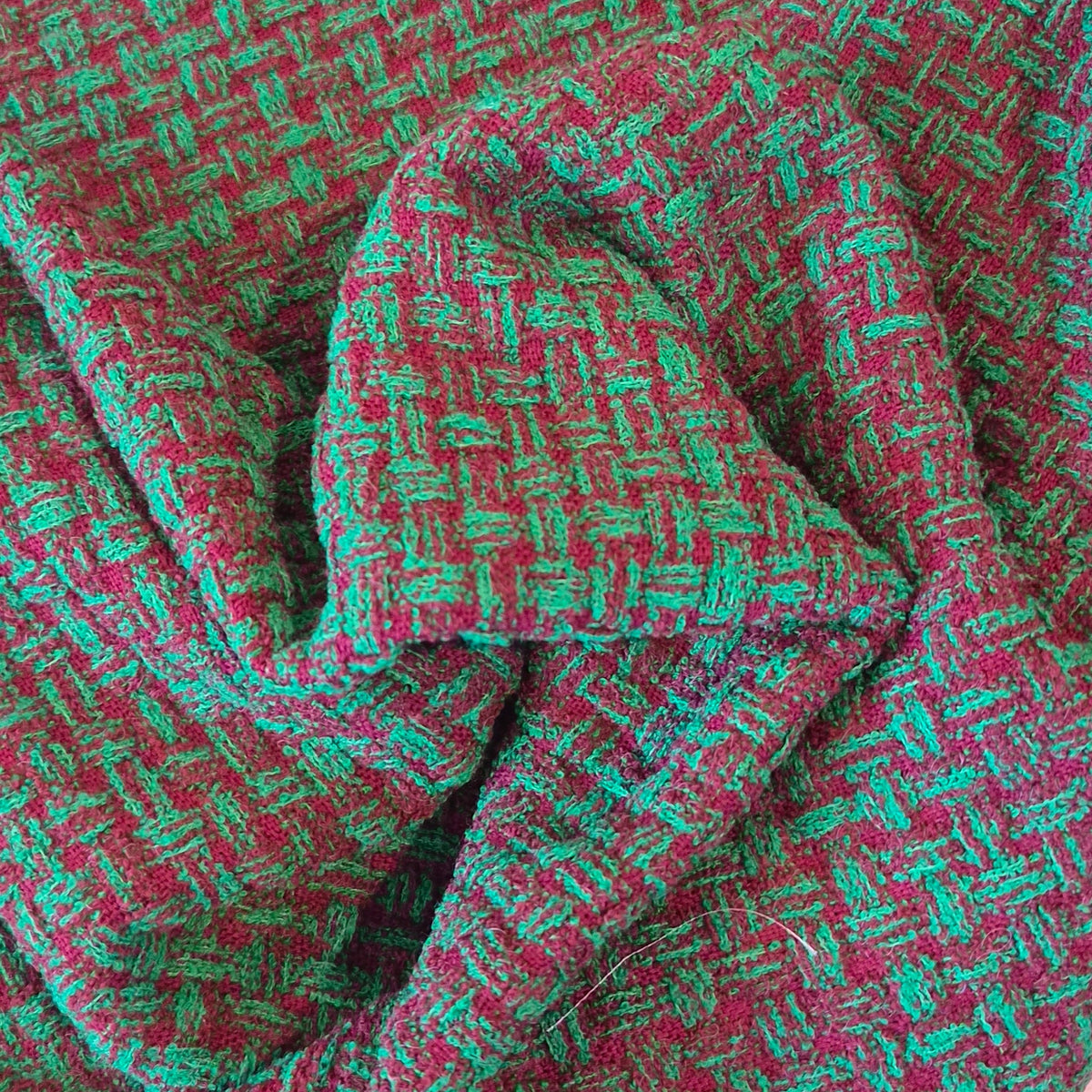 1.5m Red and green boucle