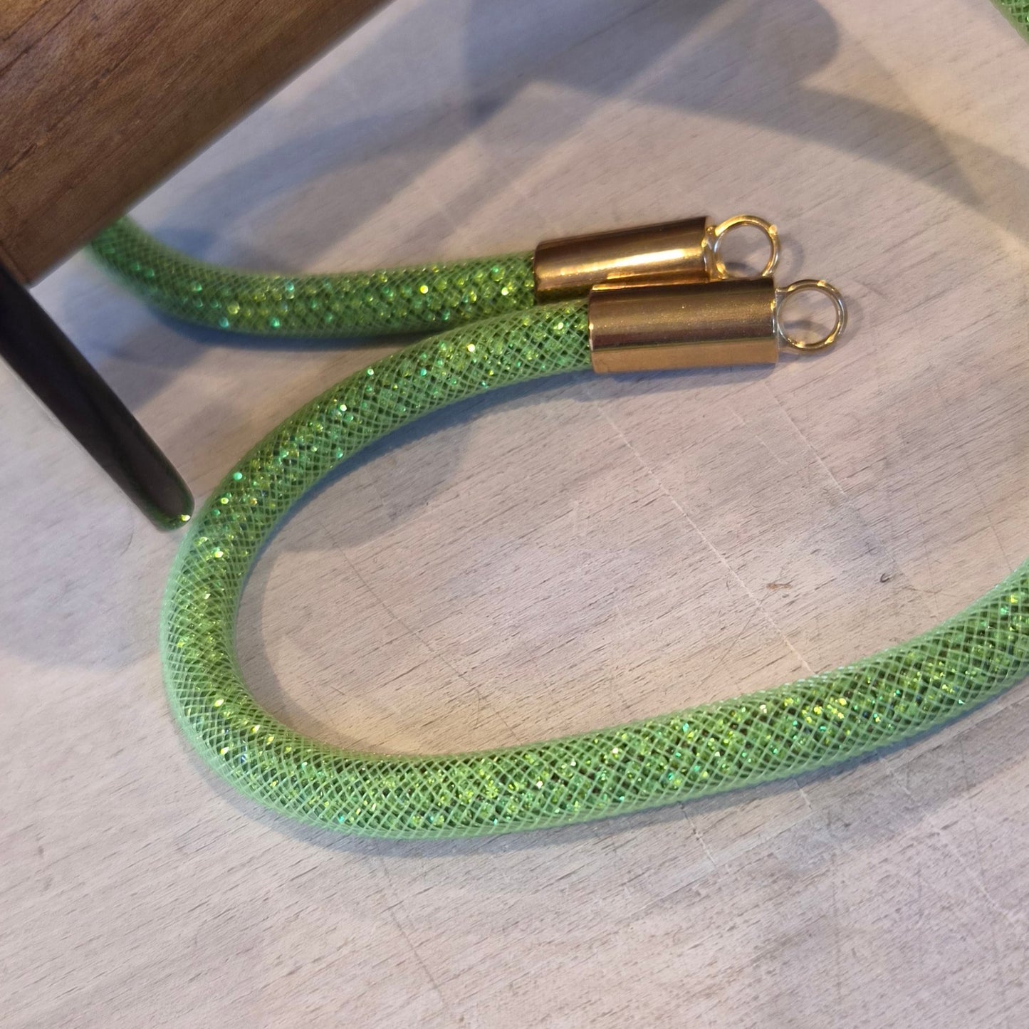 40cm Lime Crystal's on rope with metal toggles