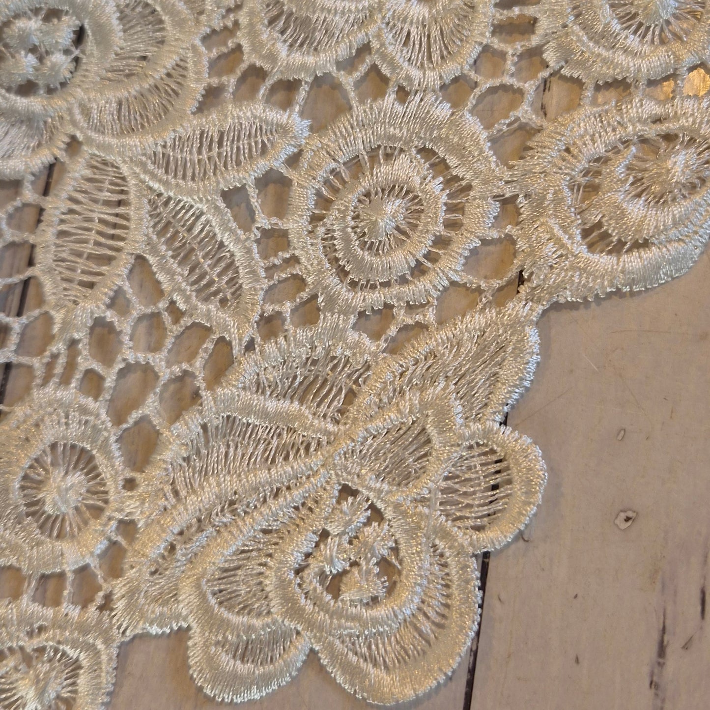 Lilith rose guipure lace