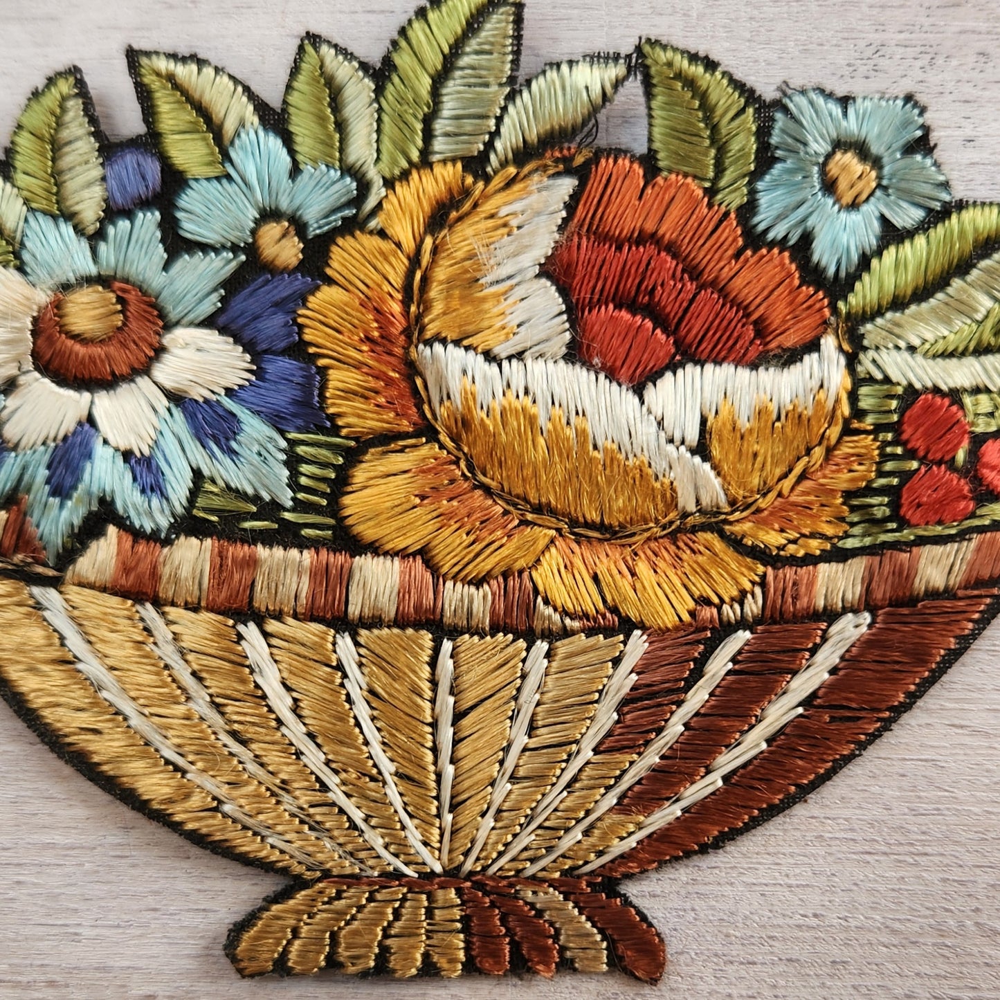 Floral orange rose basket vintage motiff