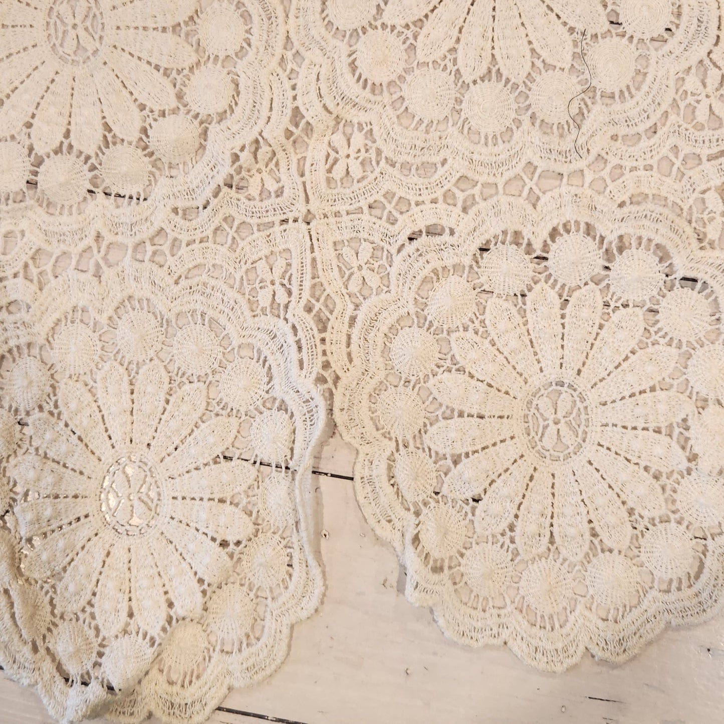 22. Cream cotton lace trim piece