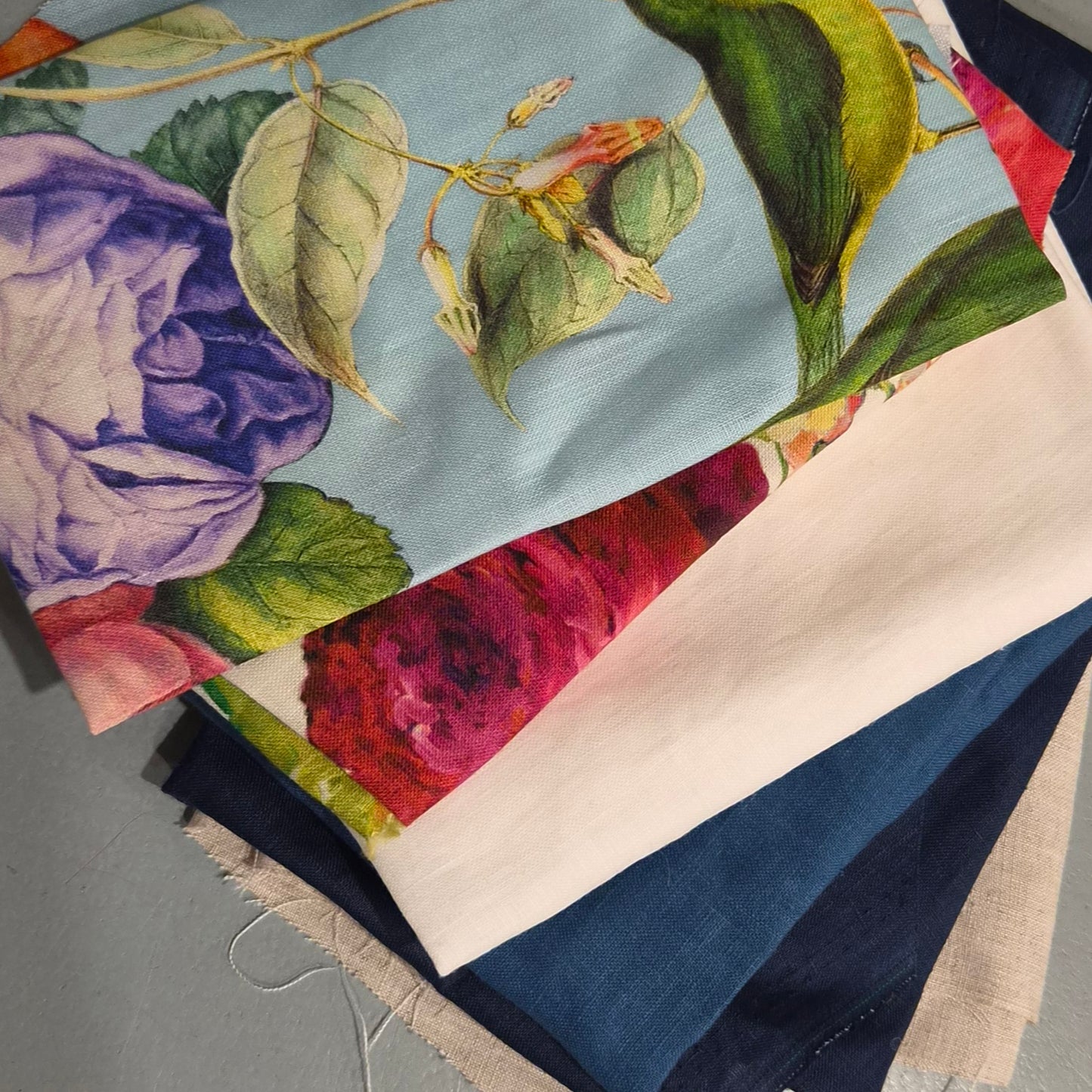47. 6 pieces assorted linen