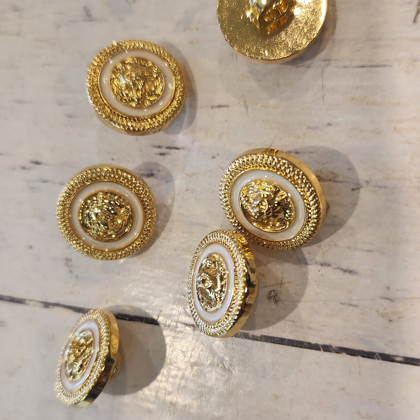 15mm White and gold button