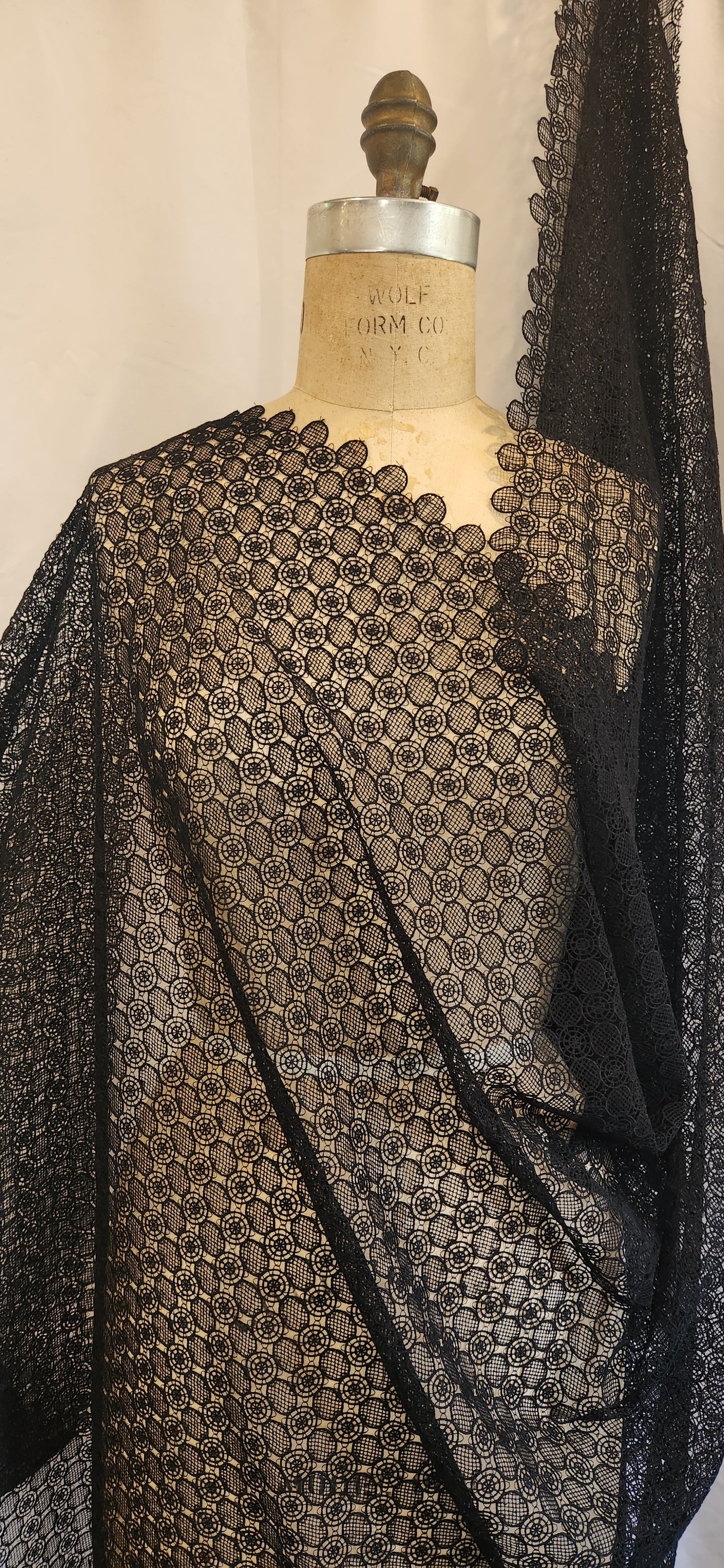 Twiggy black Guipure Lace