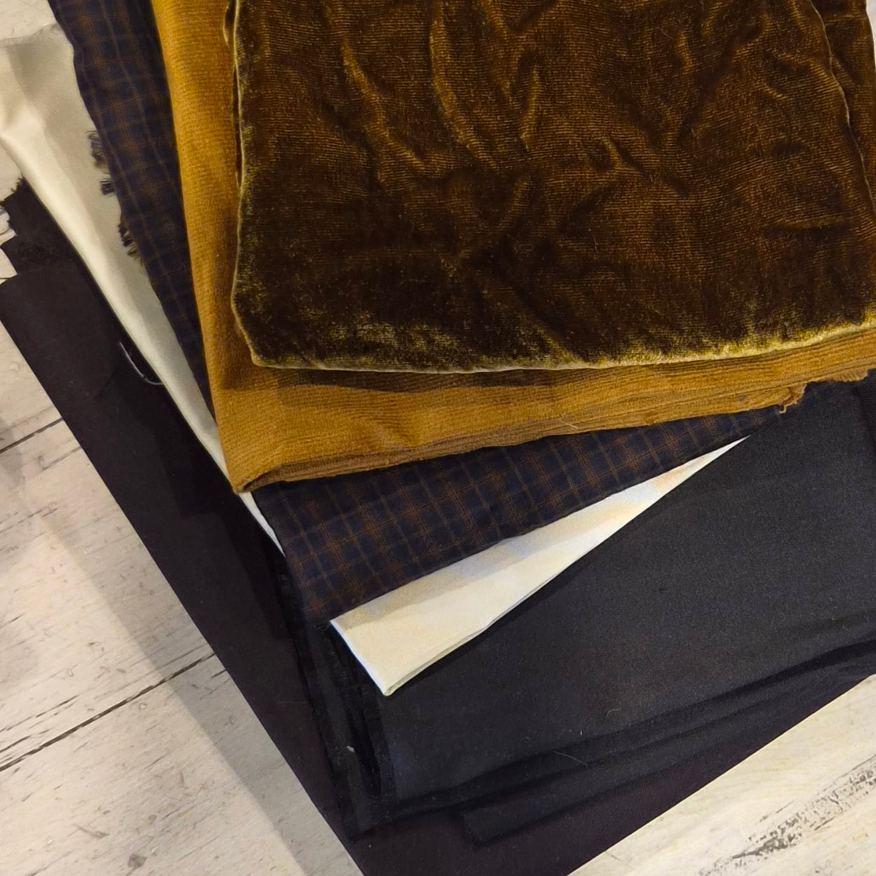 11. 6 pieces assorted silk velvet, corduroy and taffeta