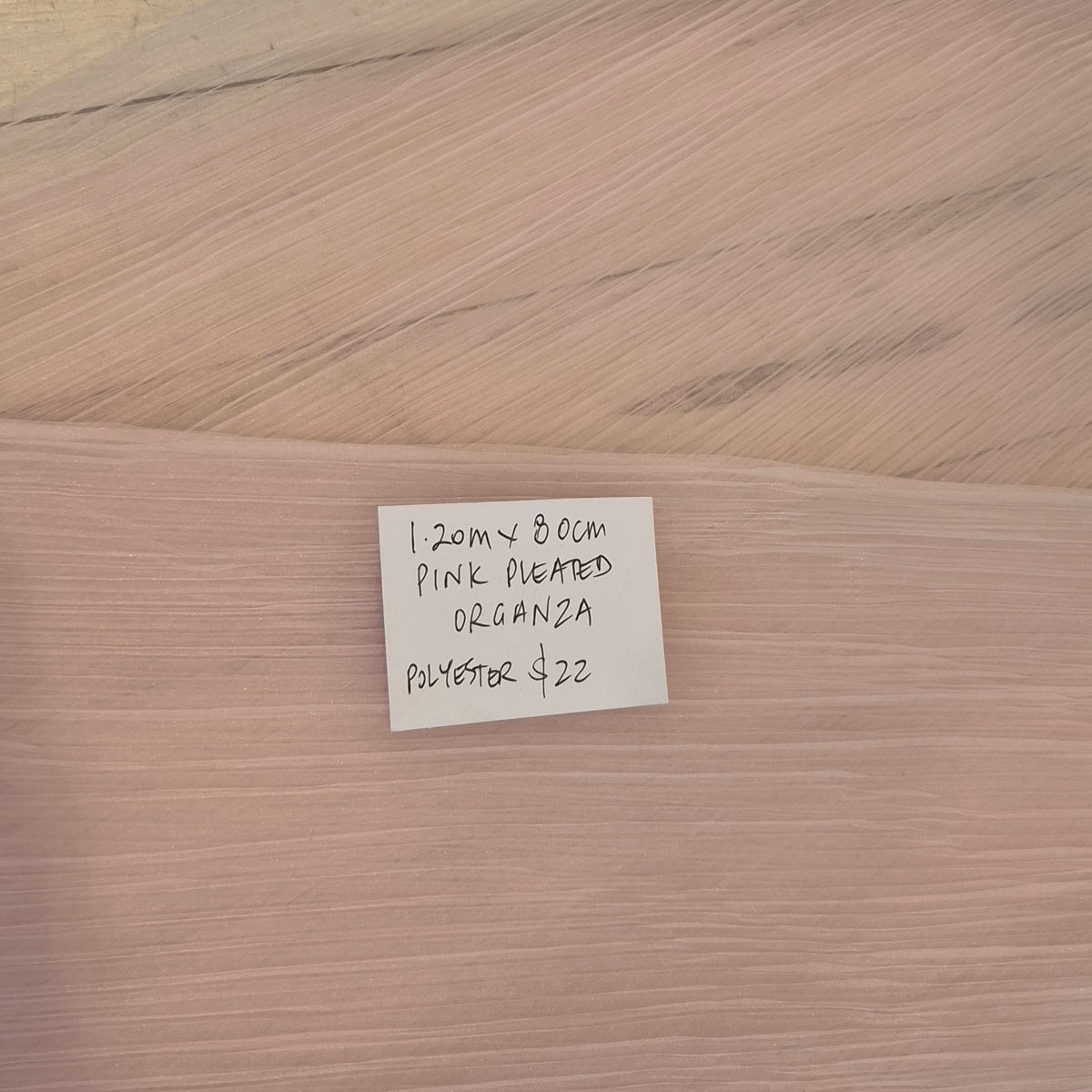 1.20m Pink pleated organza