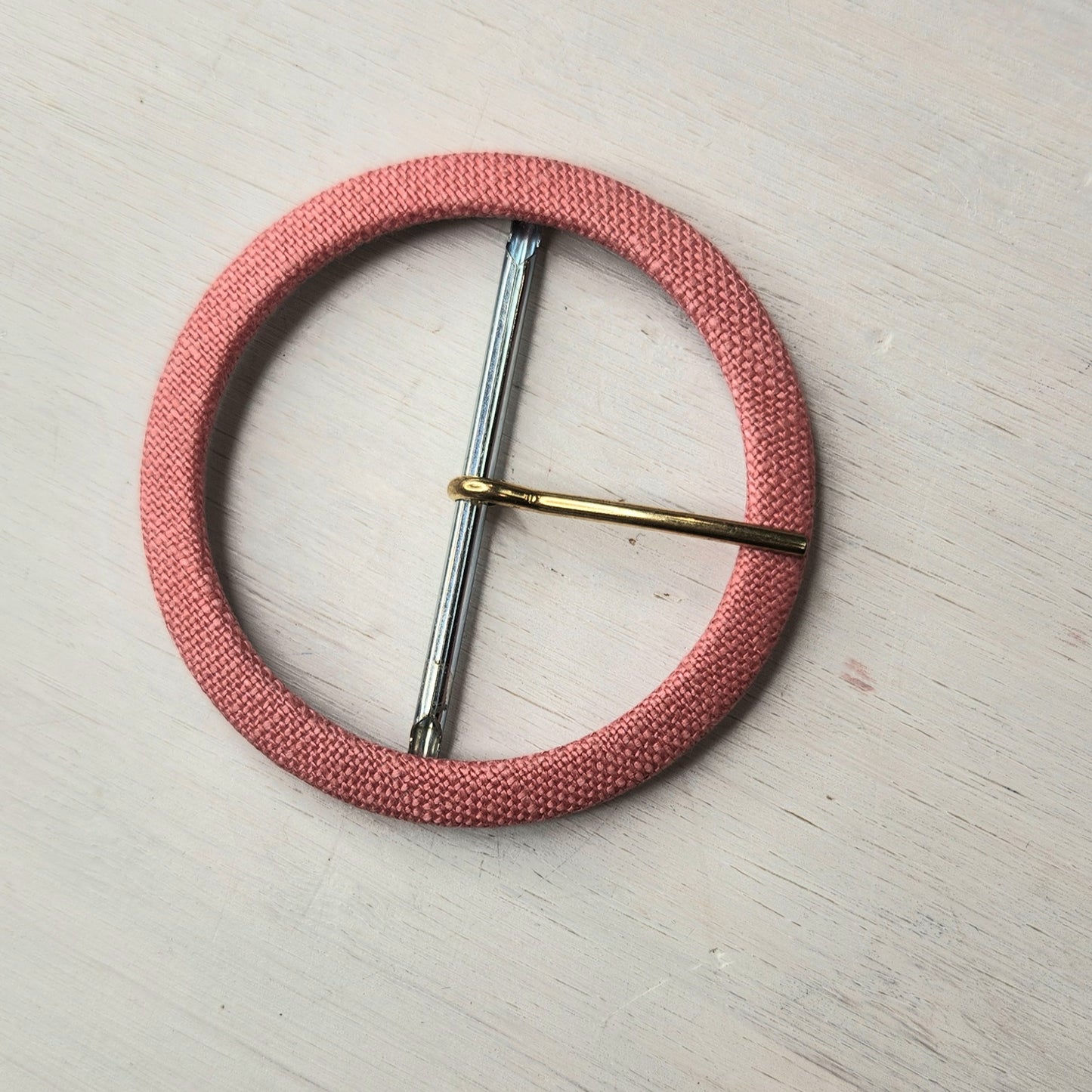 Coral linen buckle