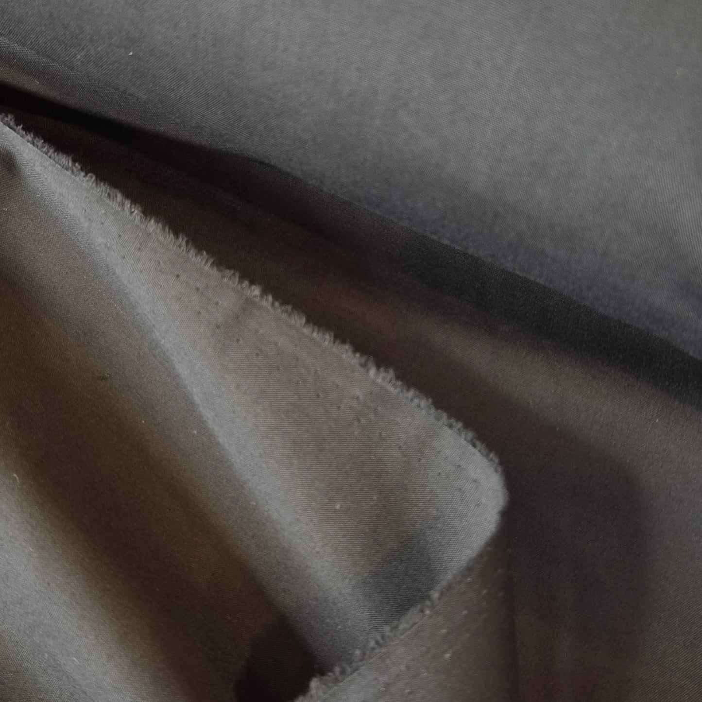 Suki black poplin