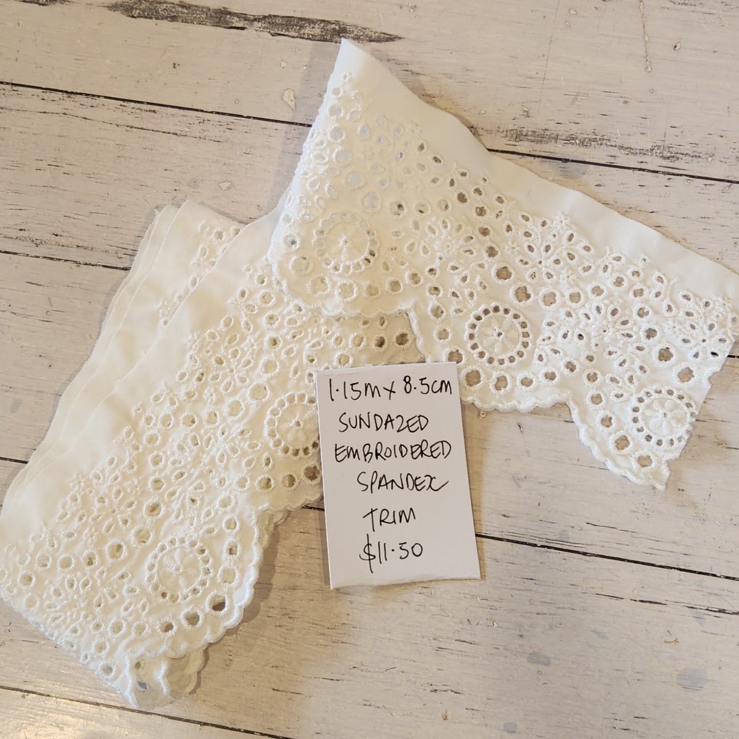 1.15m Sundazed Embroidered spandex trim