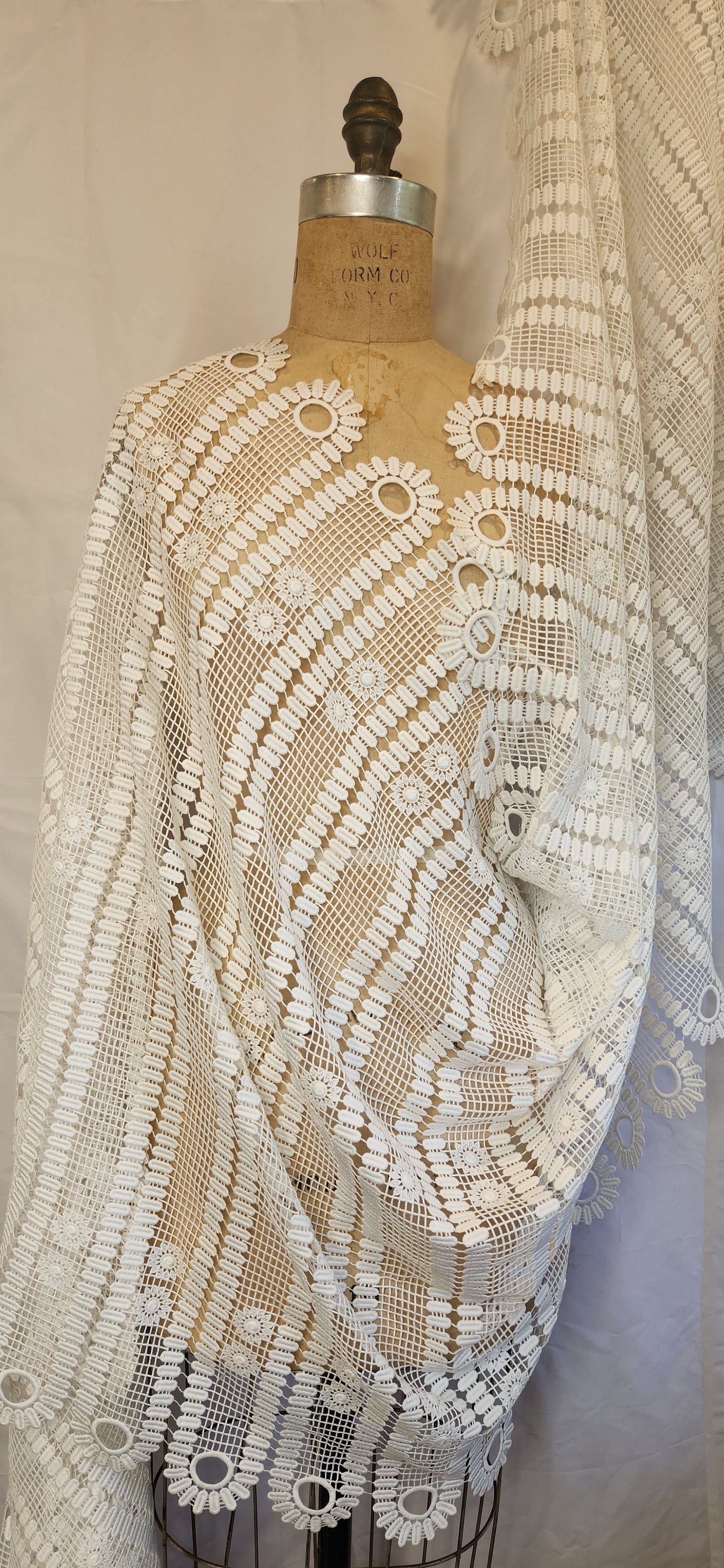 Moss white Guipure Lace