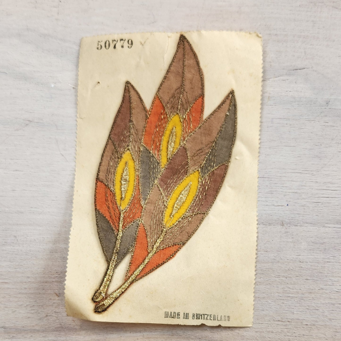 Three yellow leaves vintage motiff